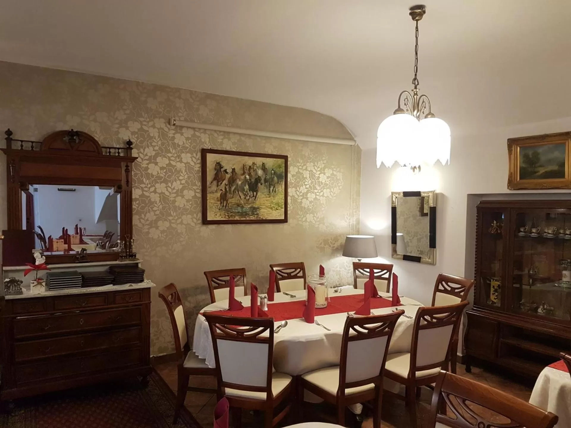 Restaurant/places to eat in Centrum Ulan Spa