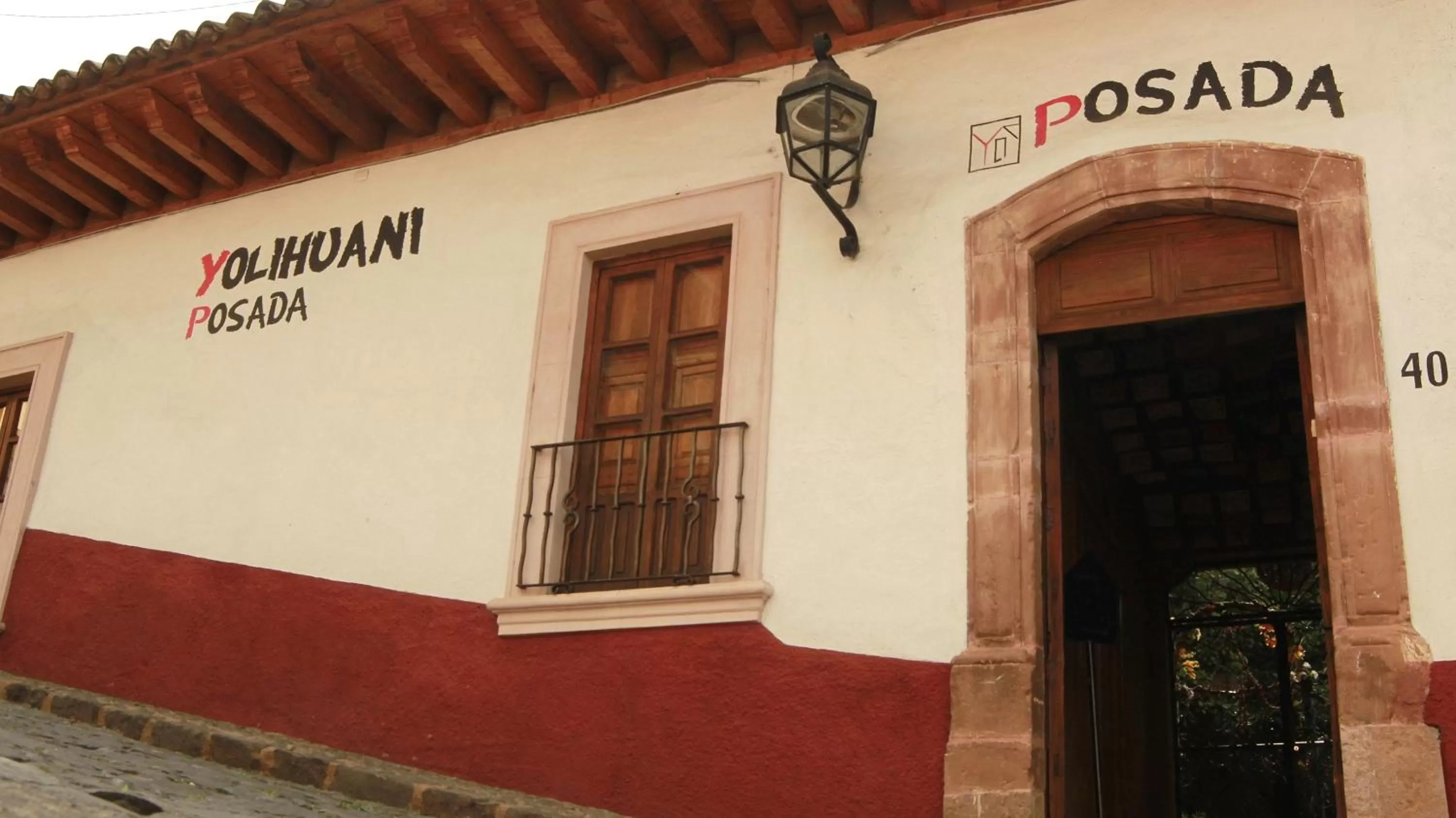 Facade/entrance in Posada Yolihuani