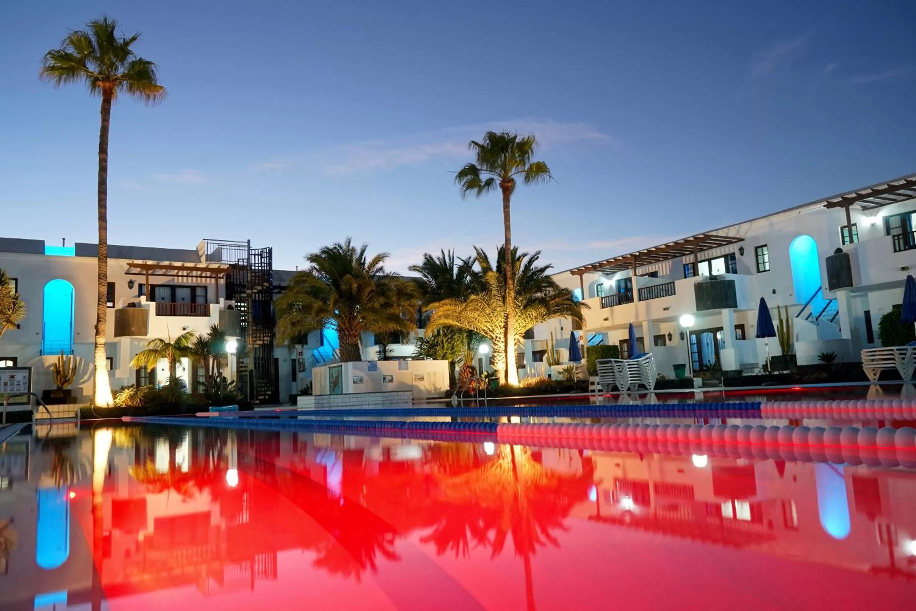 Property building in Plaza Azul