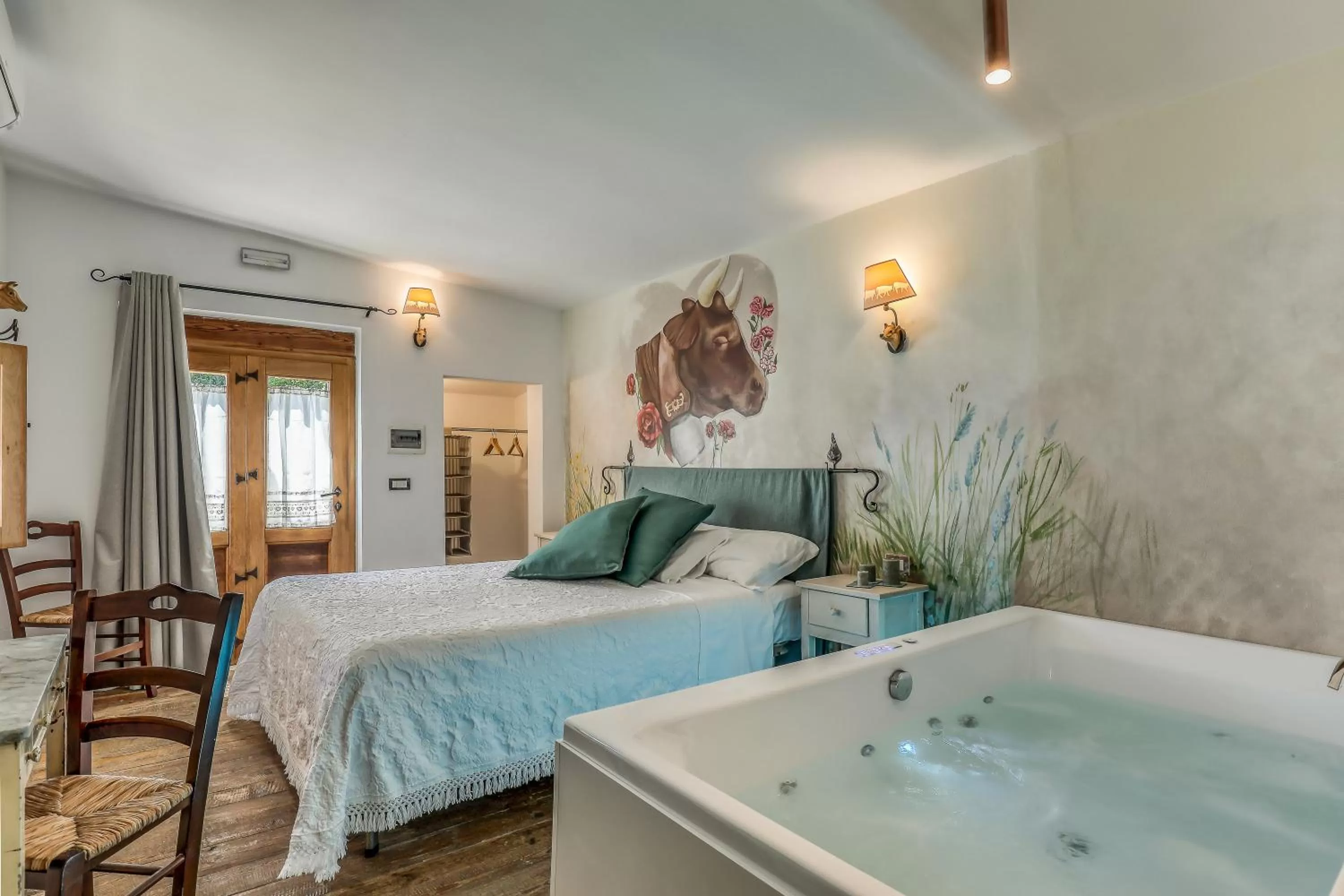 Hot Tub, Bed in Trulli Terra Magica