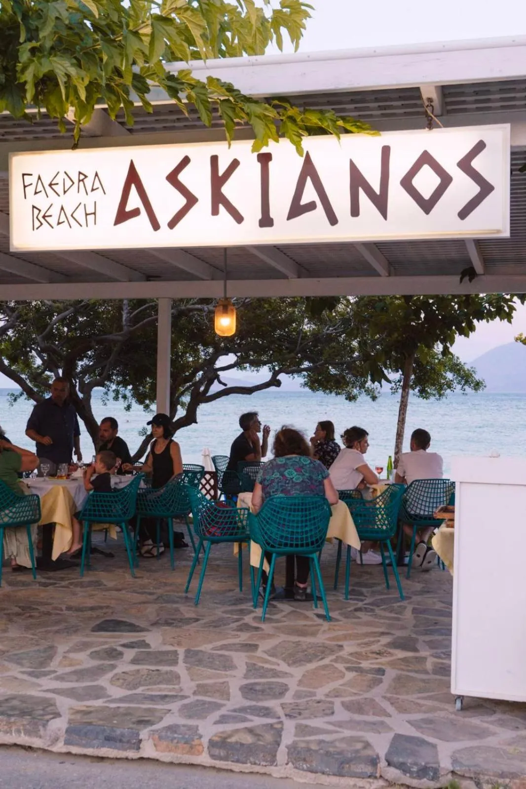 Restaurant/places to eat in Faedra Beach