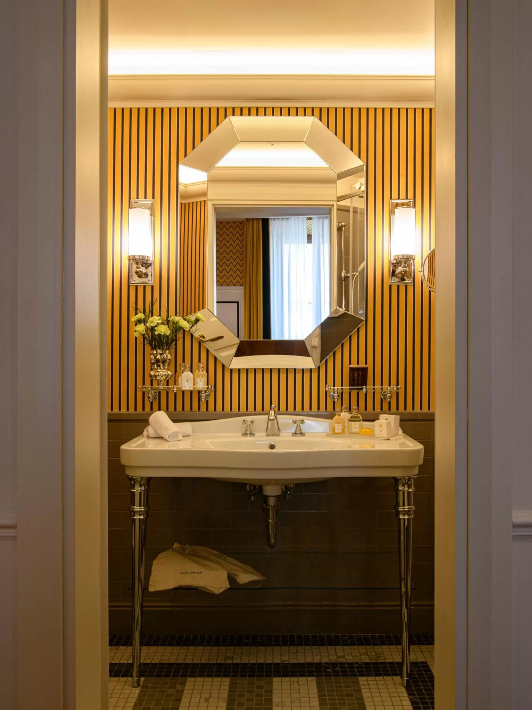 Bathroom in IL Tornabuoni The Unbound Collection by Hyatt