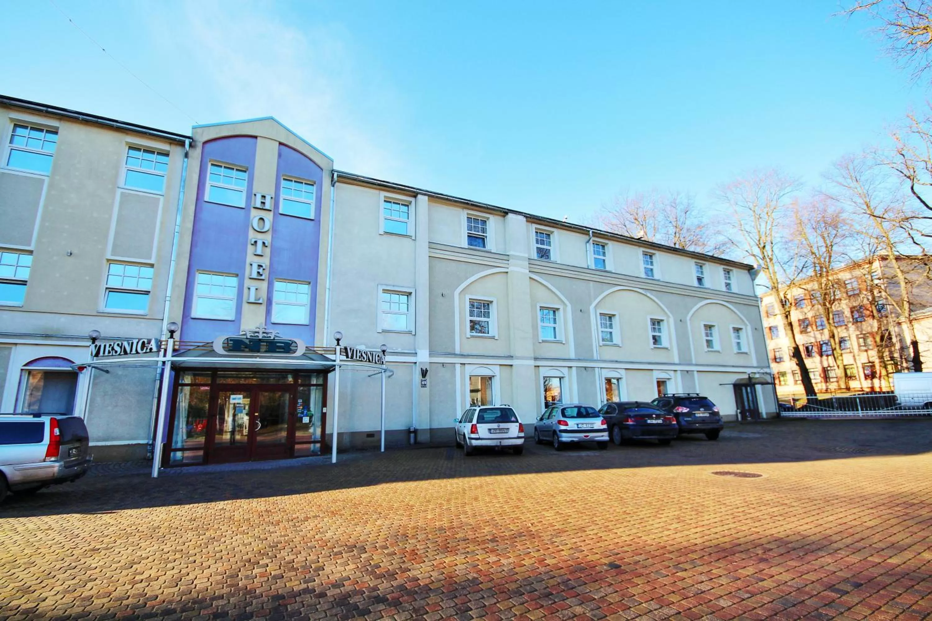 Facade/entrance in NB Hotel with Free Parking