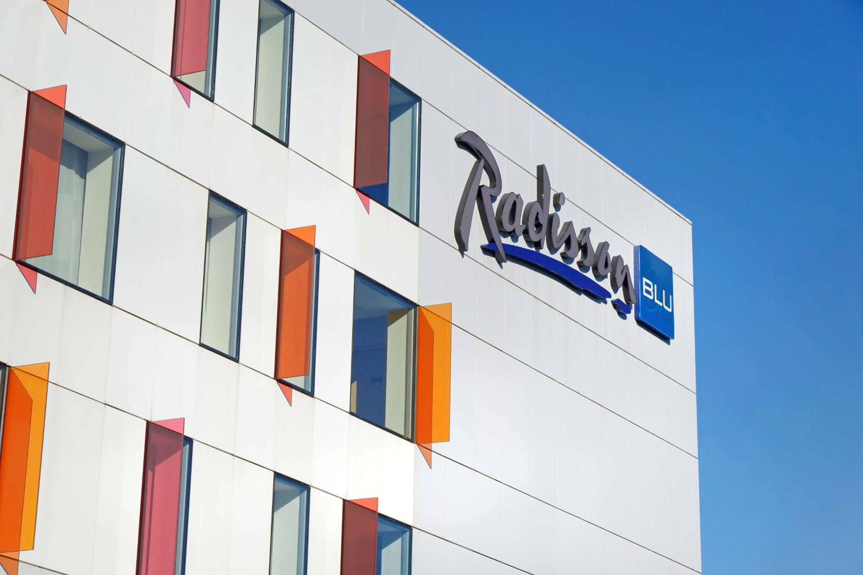 Property building in Radisson Blu Hotel Toulouse Airport