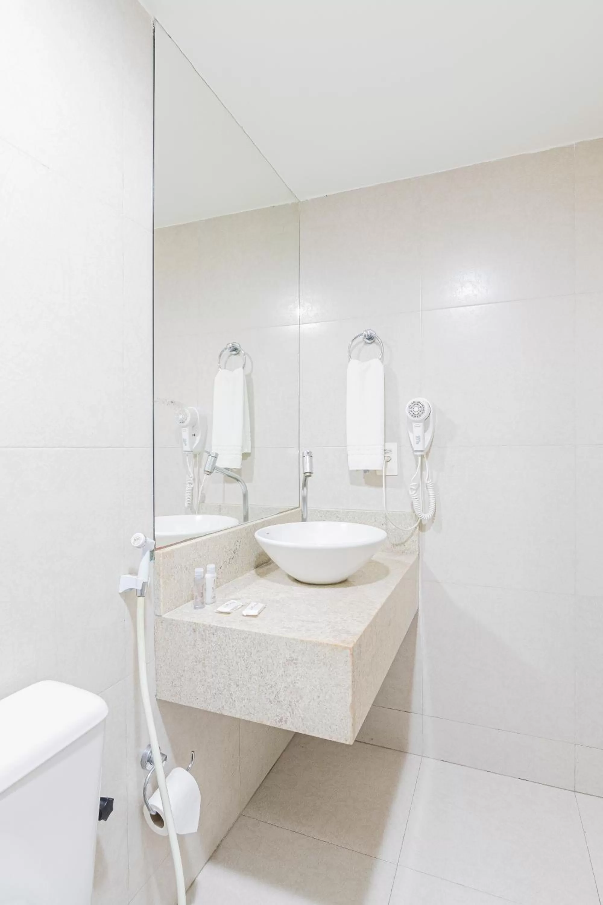 Bathroom in Carppa Hotel