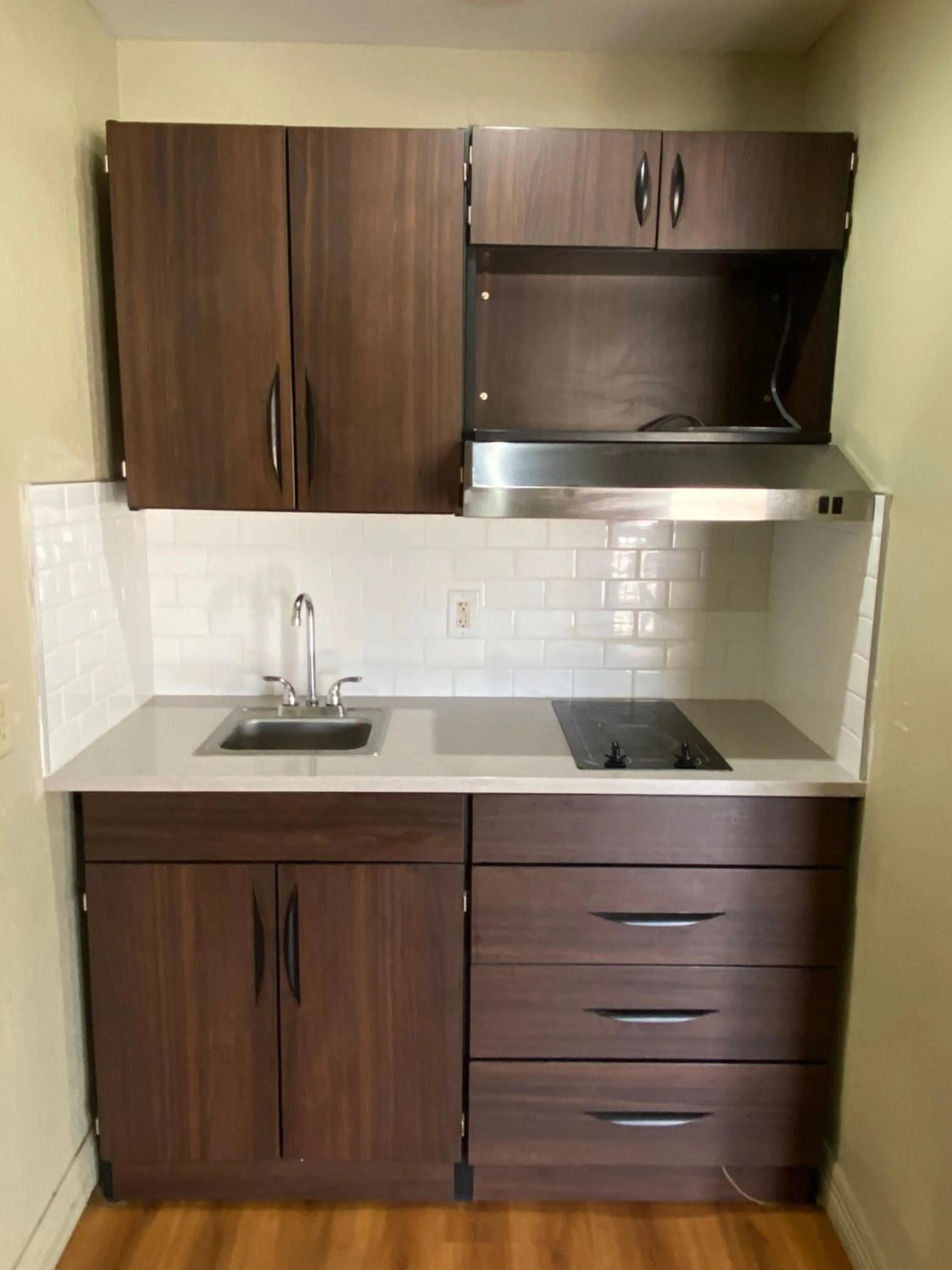 Kitchen or kitchenette in Stratford House Inn and Suites Temple