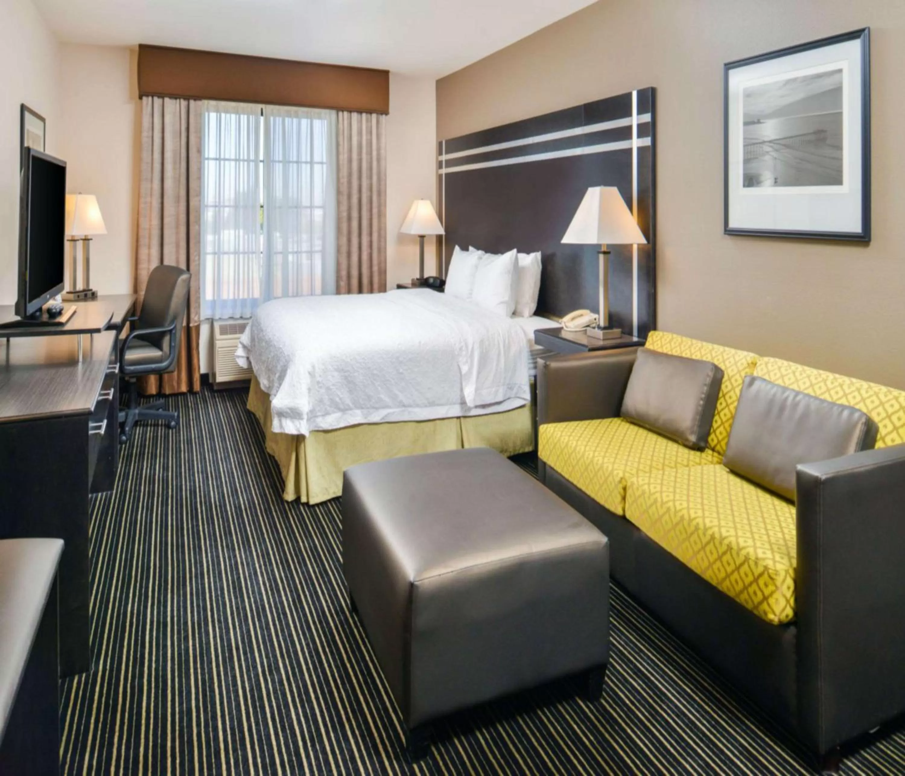 Bedroom, Bed in Hampton Inn & Suites San Francisco-Burlingame-Airport South