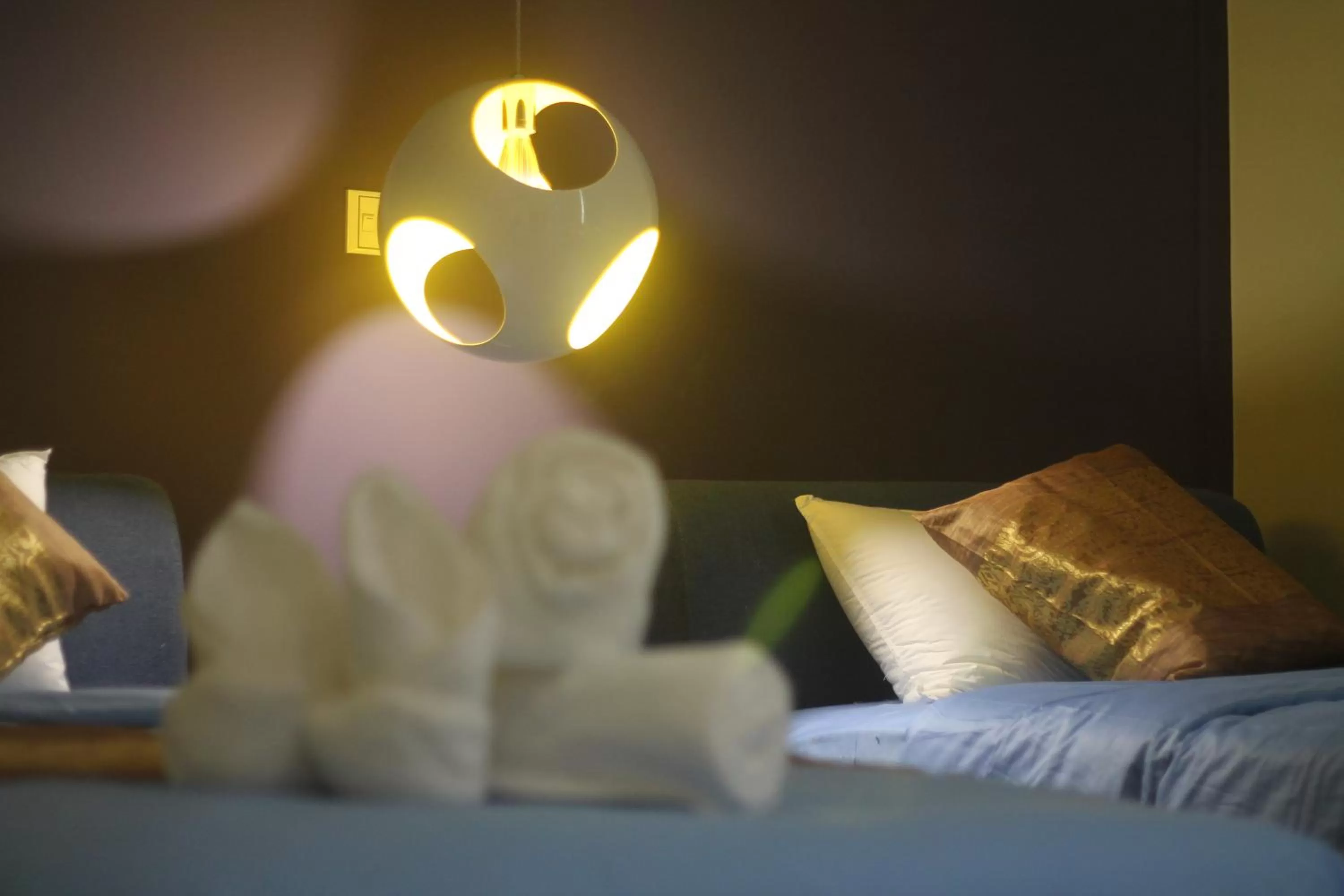 Bedroom, Bed in Benny's City Hotel