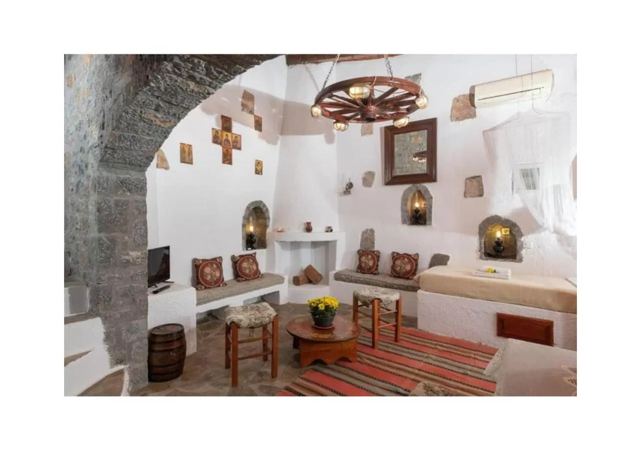 Living room, Dining Area in The Traditional Homes of Crete