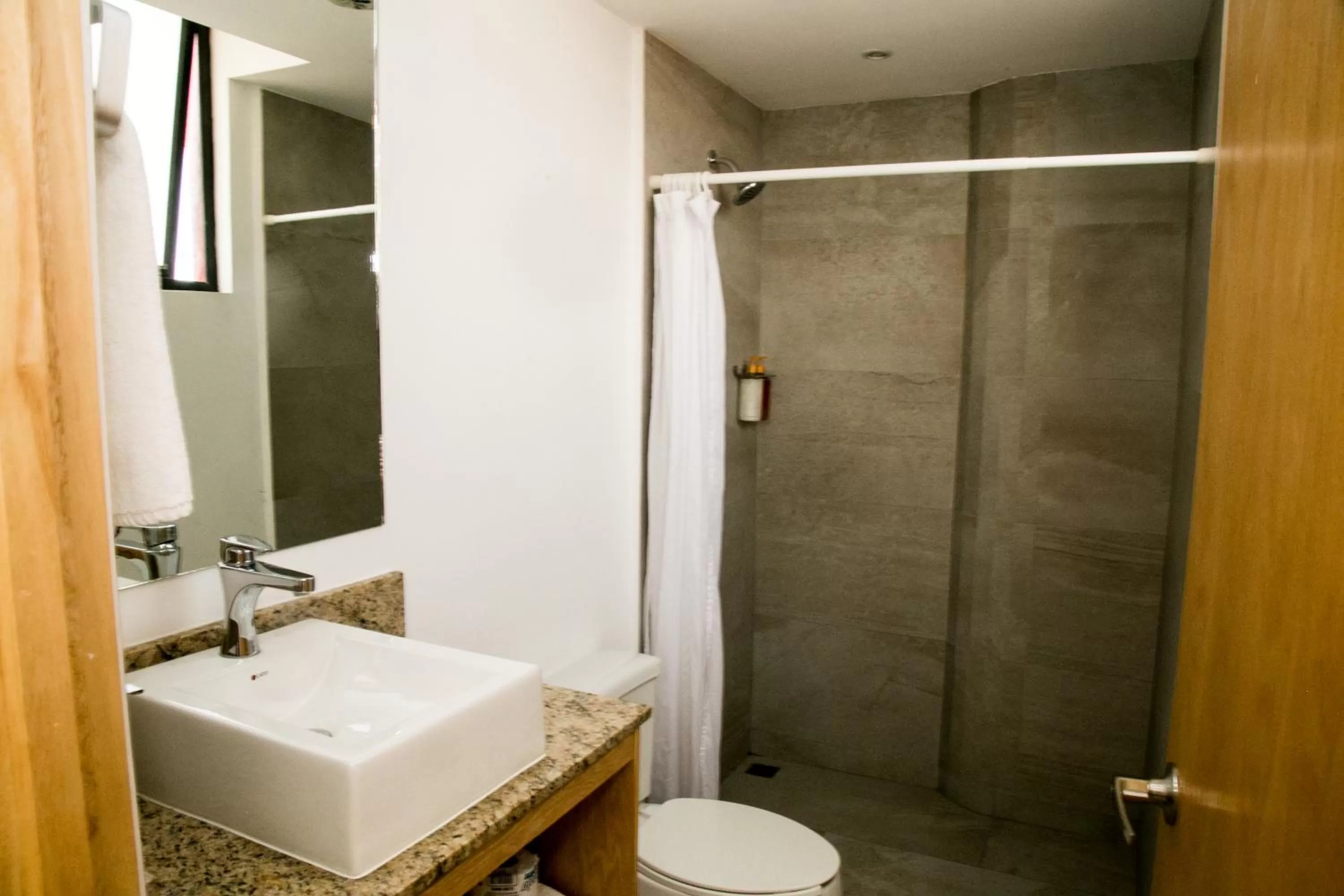 Shower in Booking 500