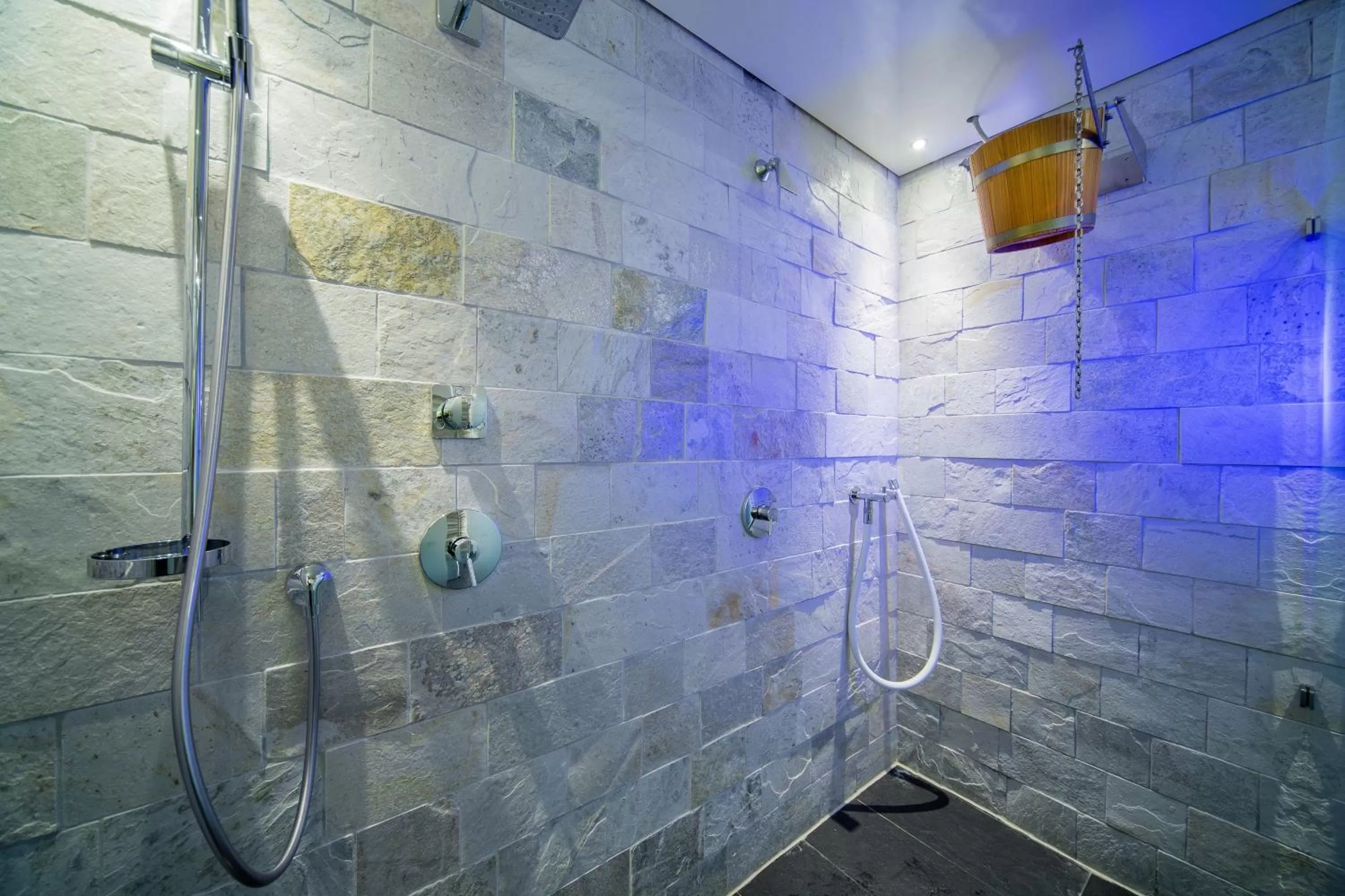 Spa and wellness centre/facilities, Bathroom in Wellness- und Schneesporthotel Christiania
