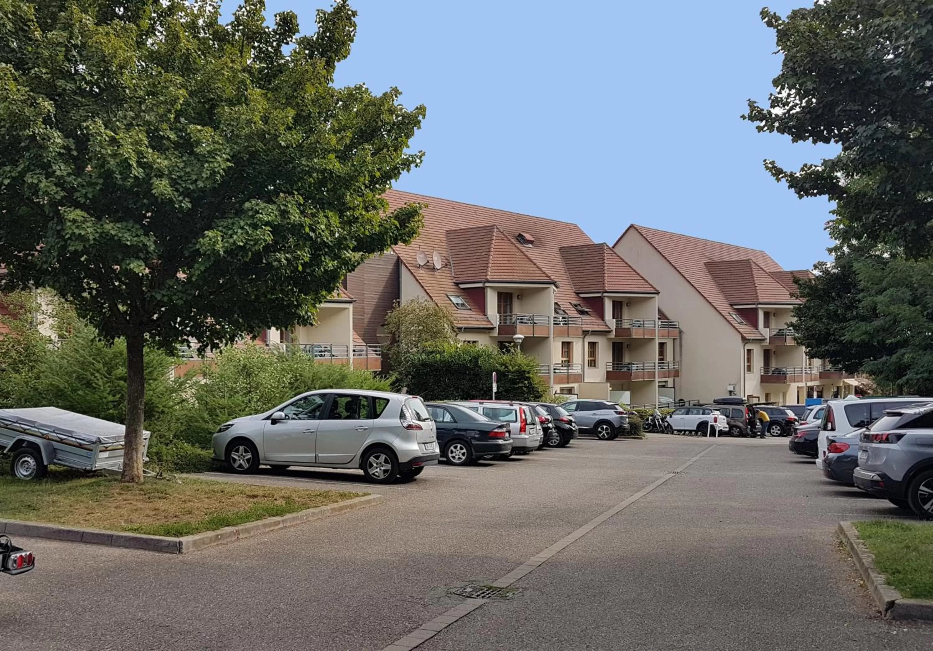Parking, Property Building in Goélia Le Domaine du Golf