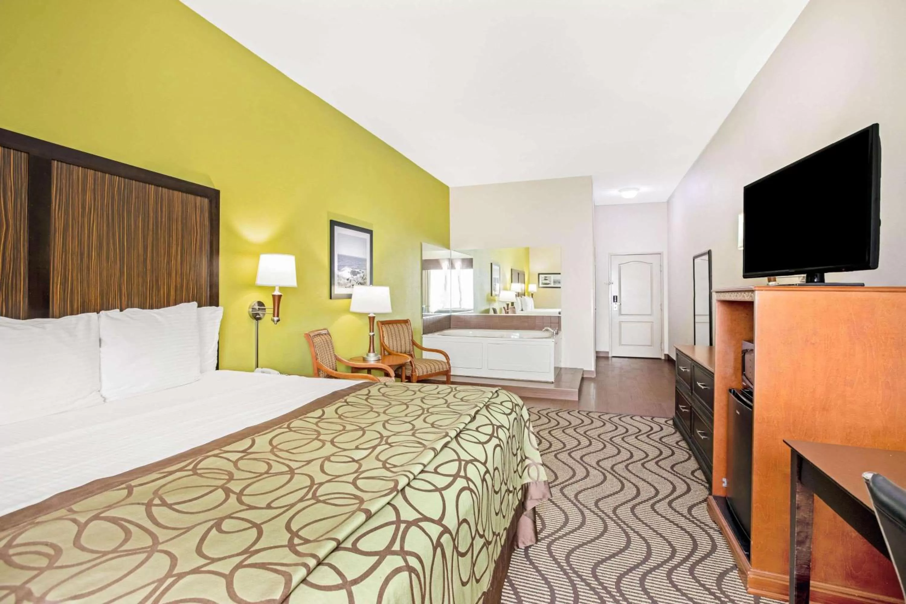 Photo of the whole room, Bed in La Quinta by Wyndham Corpus Christi Airport