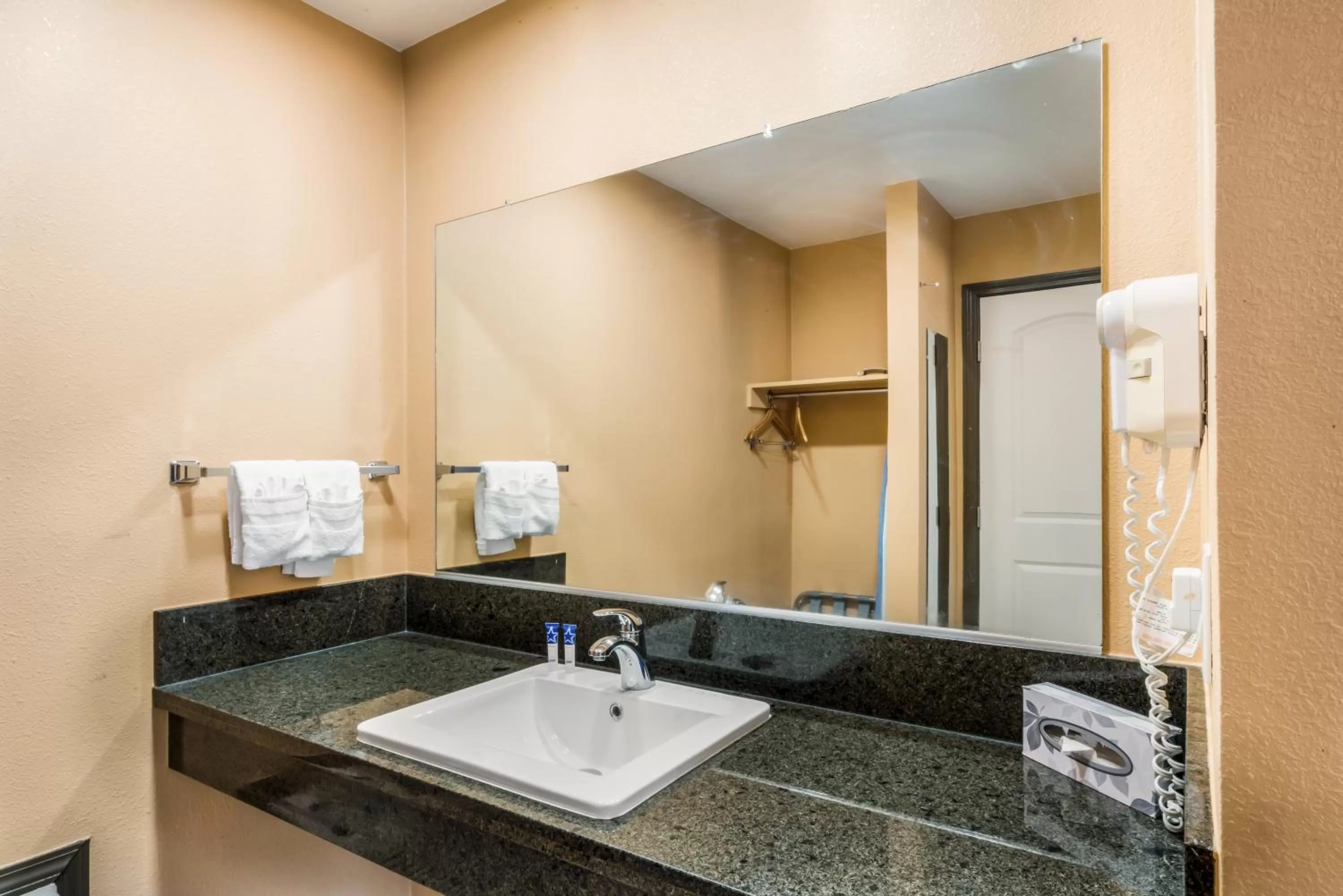 Americas Best Value Inn - Ukiah
