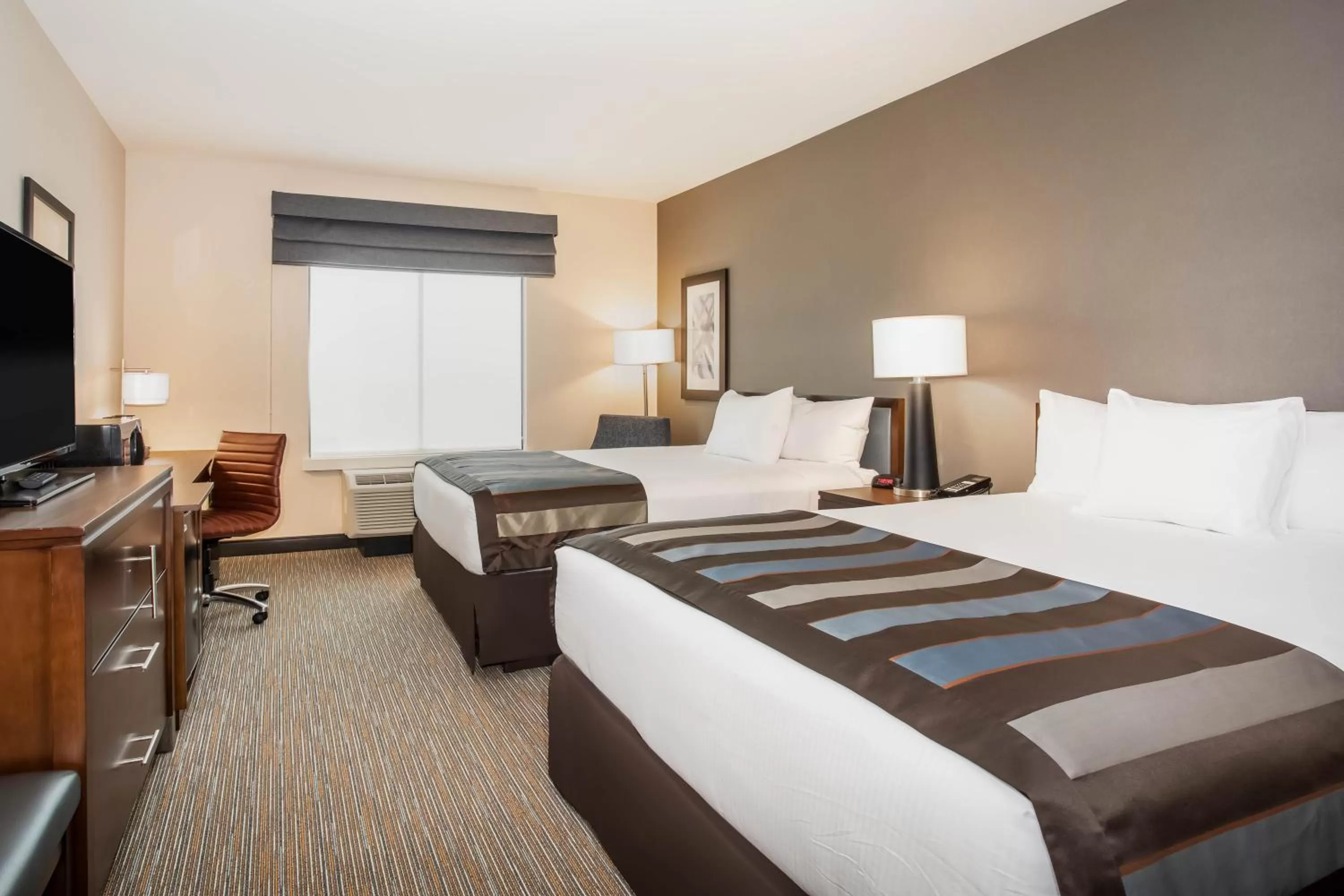 Bed in Wingate by Wyndham Denver Airport