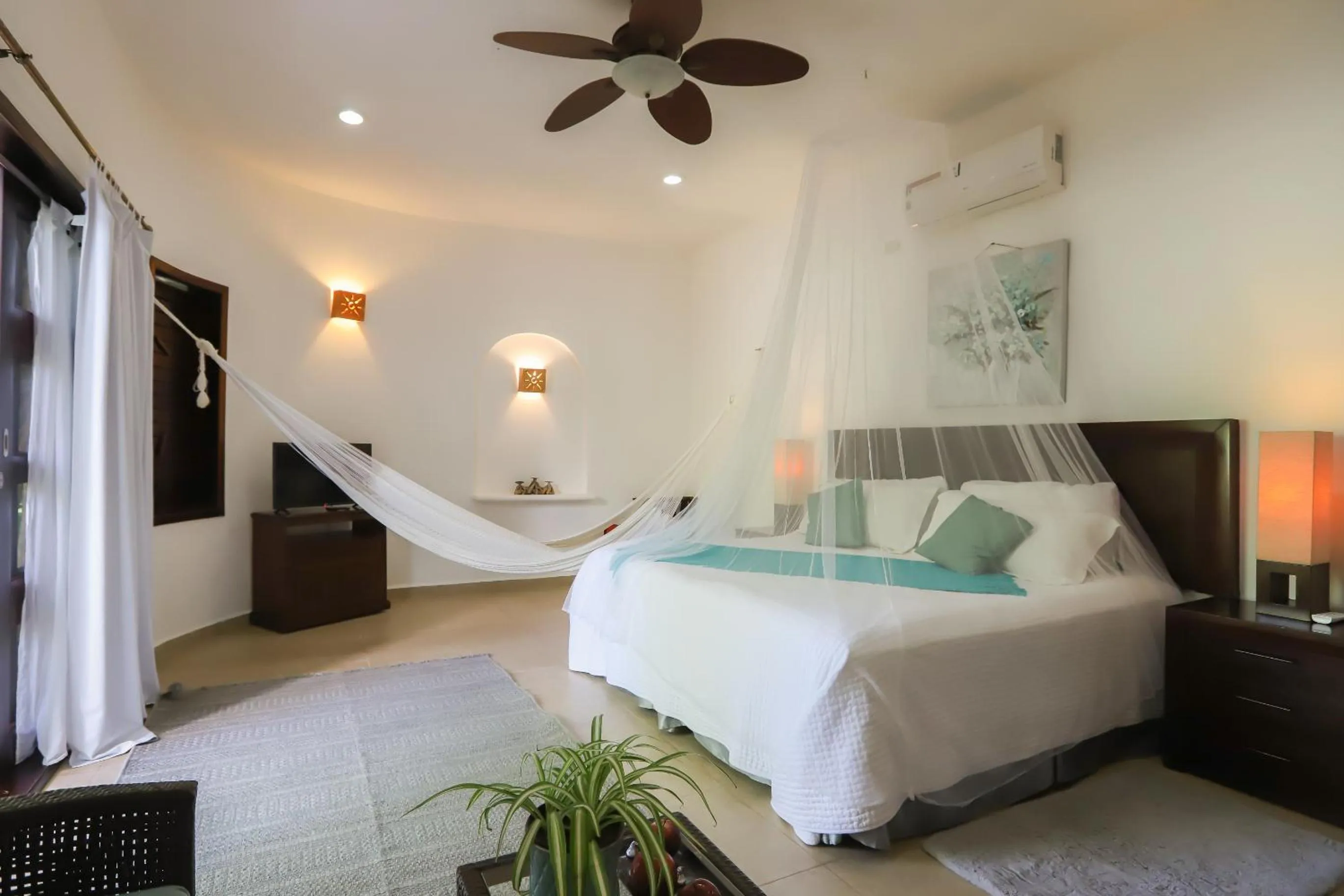 junior Suite Room with King bed with Hot Tub - single occupancy in Mayan Secret Hotel Boutique