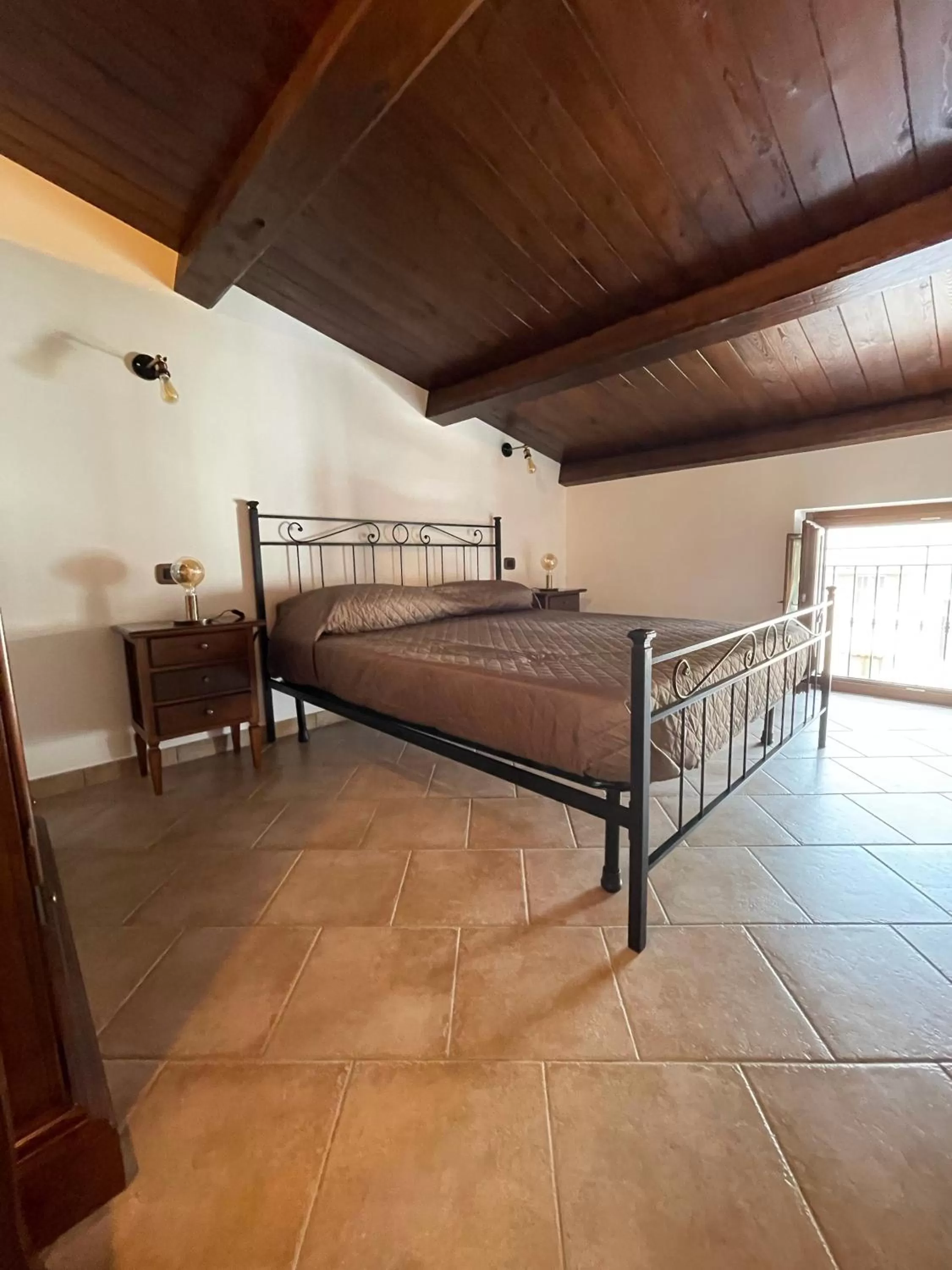 View (from property/room), Bed in La Vie En Rose