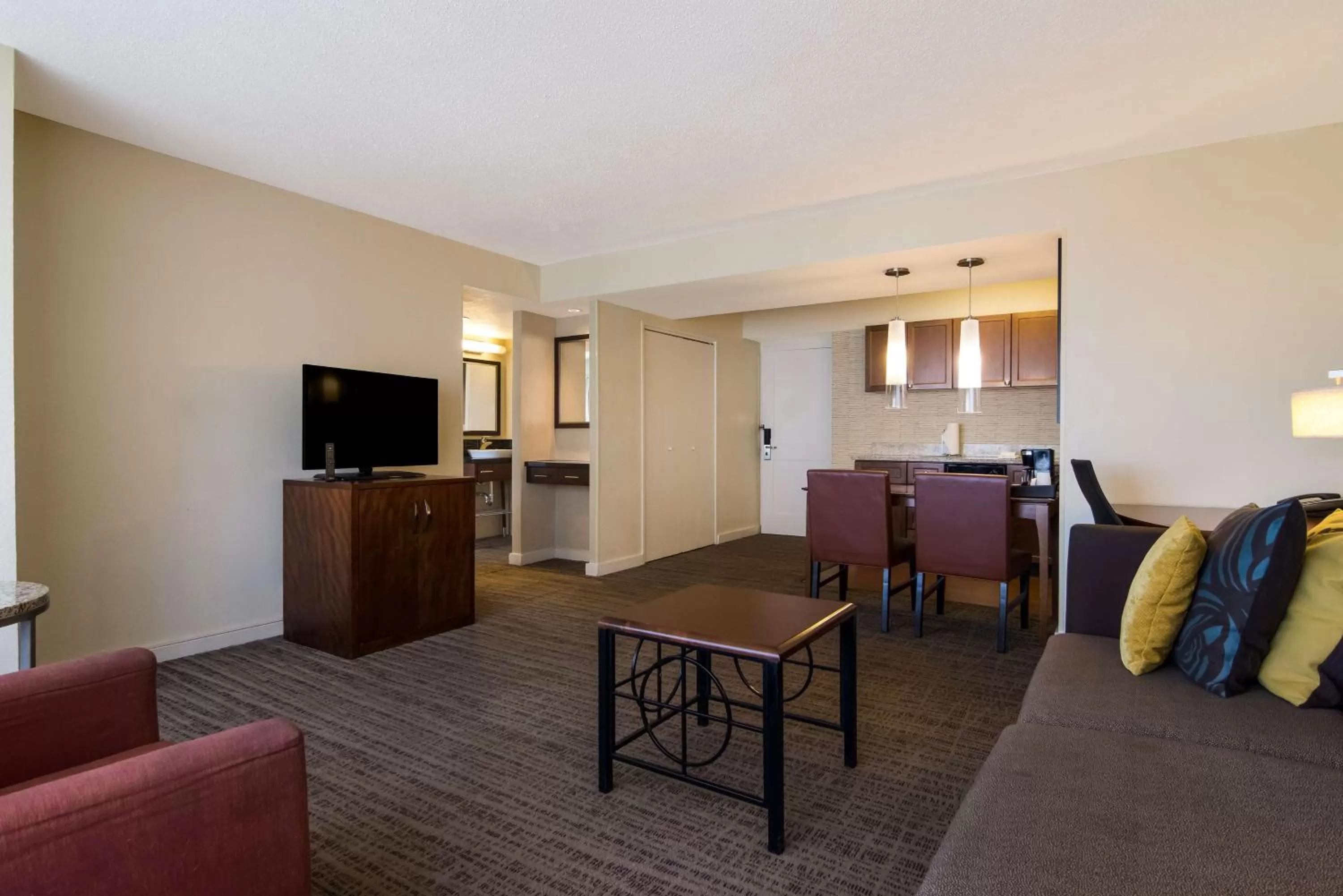 Hearing Accessible One Bedroom Suite King in Sonesta ES Suites Chicago Downtown Magnificent Mile Medical