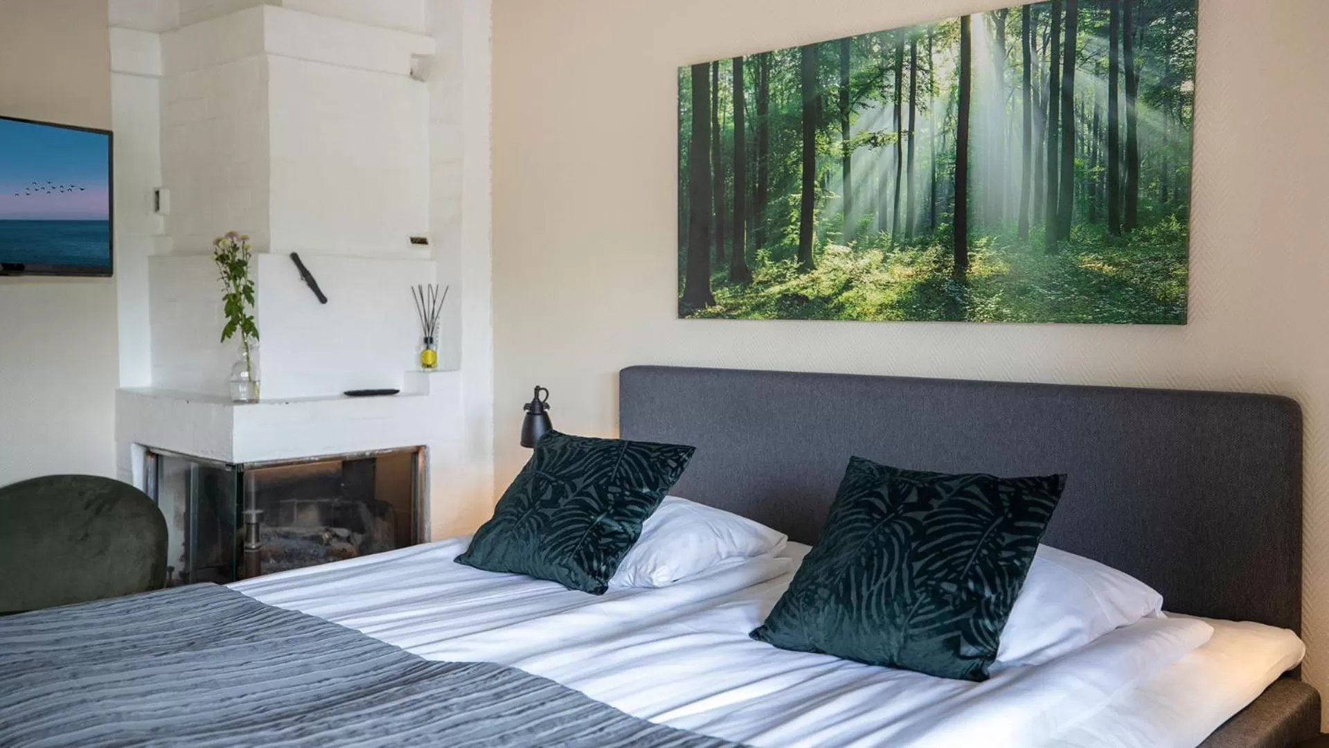 Bed in Treetop Spa Hangout & Hotel