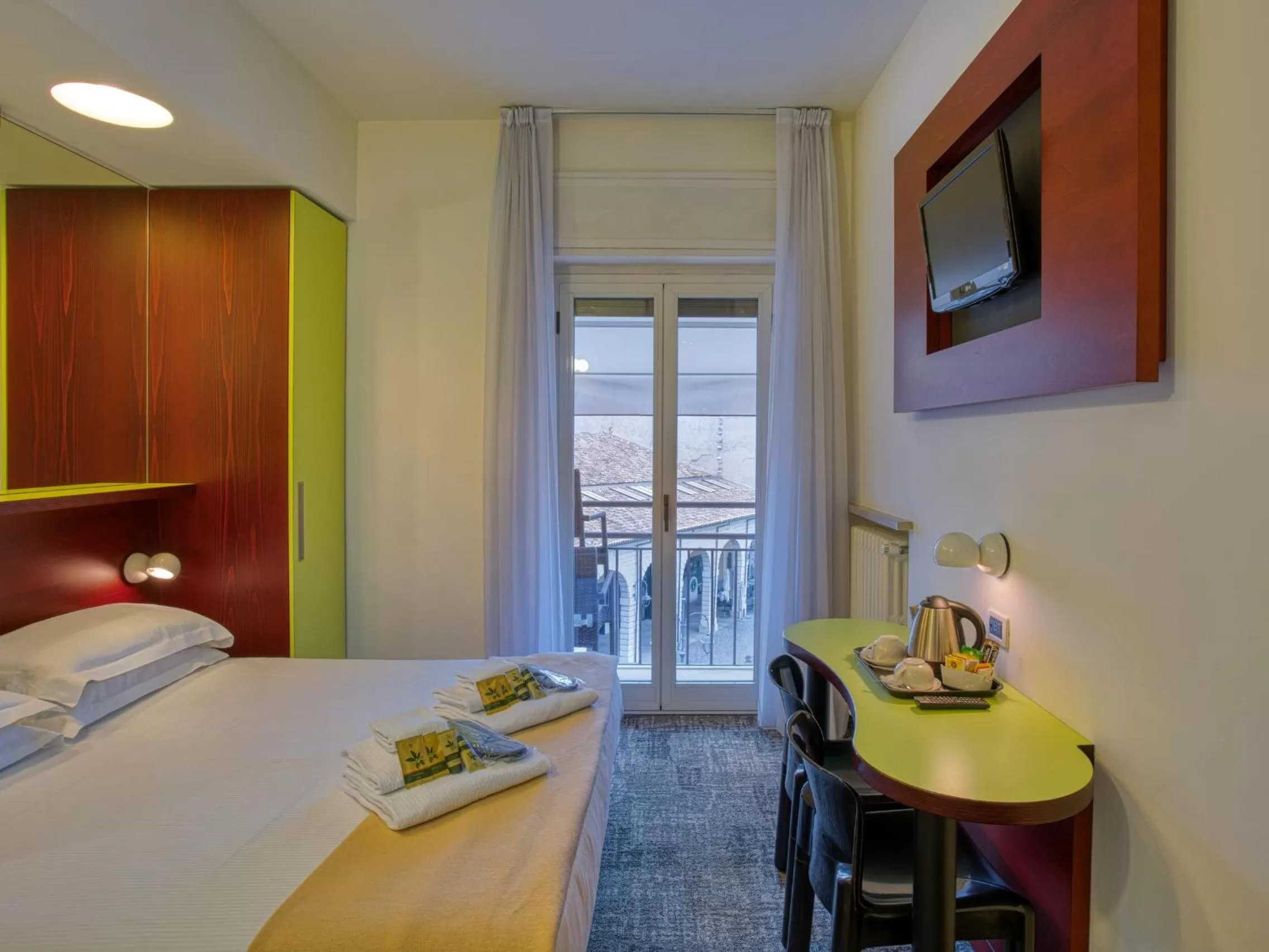 Photo of the whole room, Bed in Hotel Piroscafo