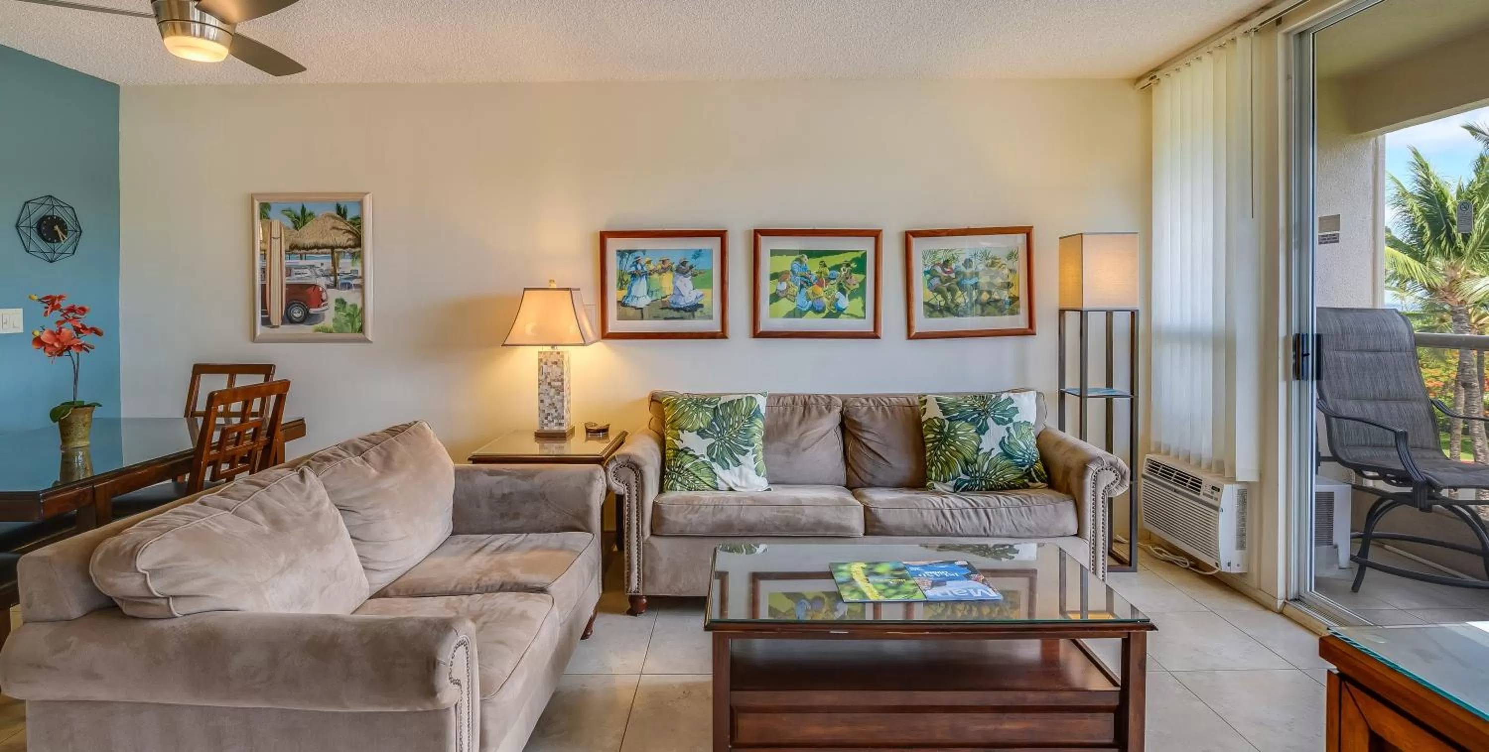 Living room, Seating Area in Castle Maui Banyan
