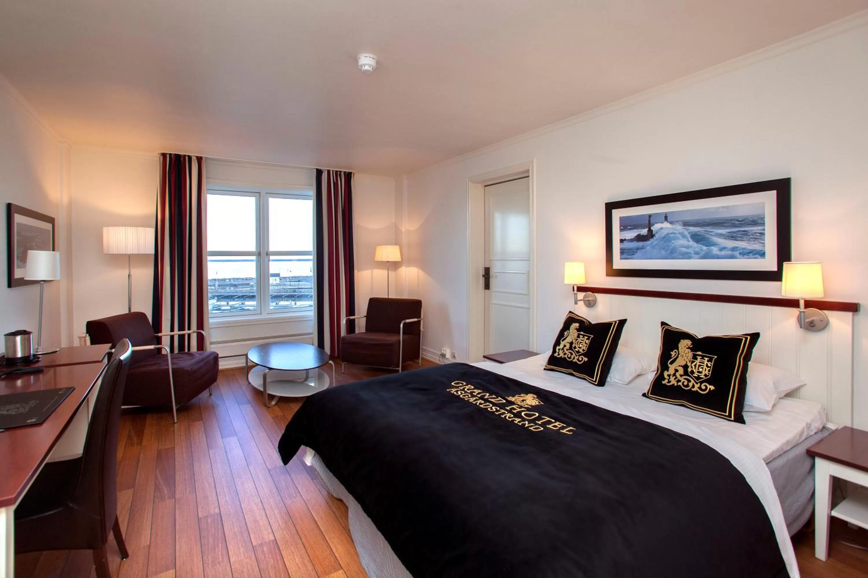 Photo of the whole room, Bed in Grand Hotel Åsgårdstrand - Unike Hoteller