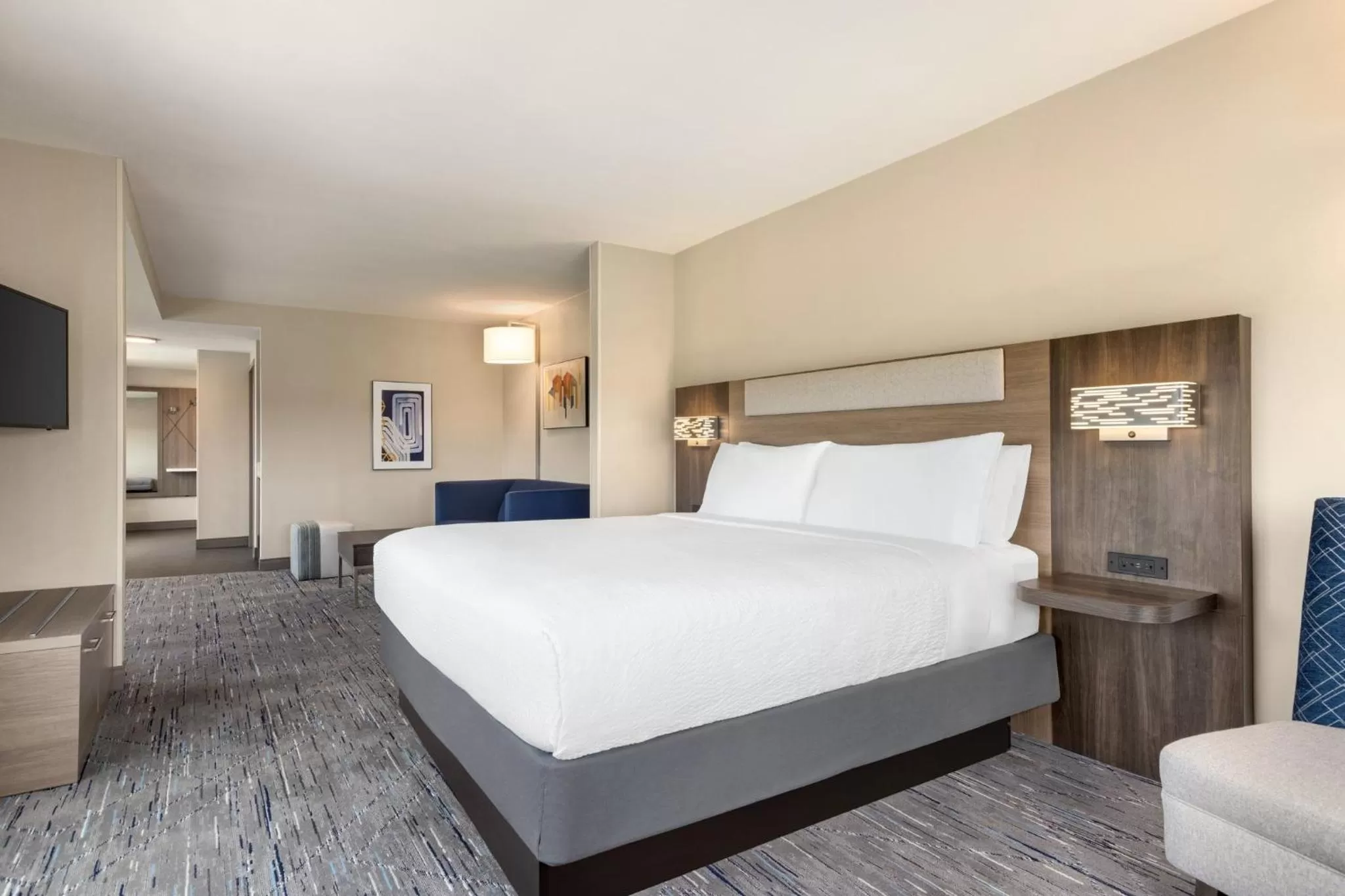 Photo of the whole room, Bed in Holiday Inn Express Hotel & Suites Fort Pierce West by IHG