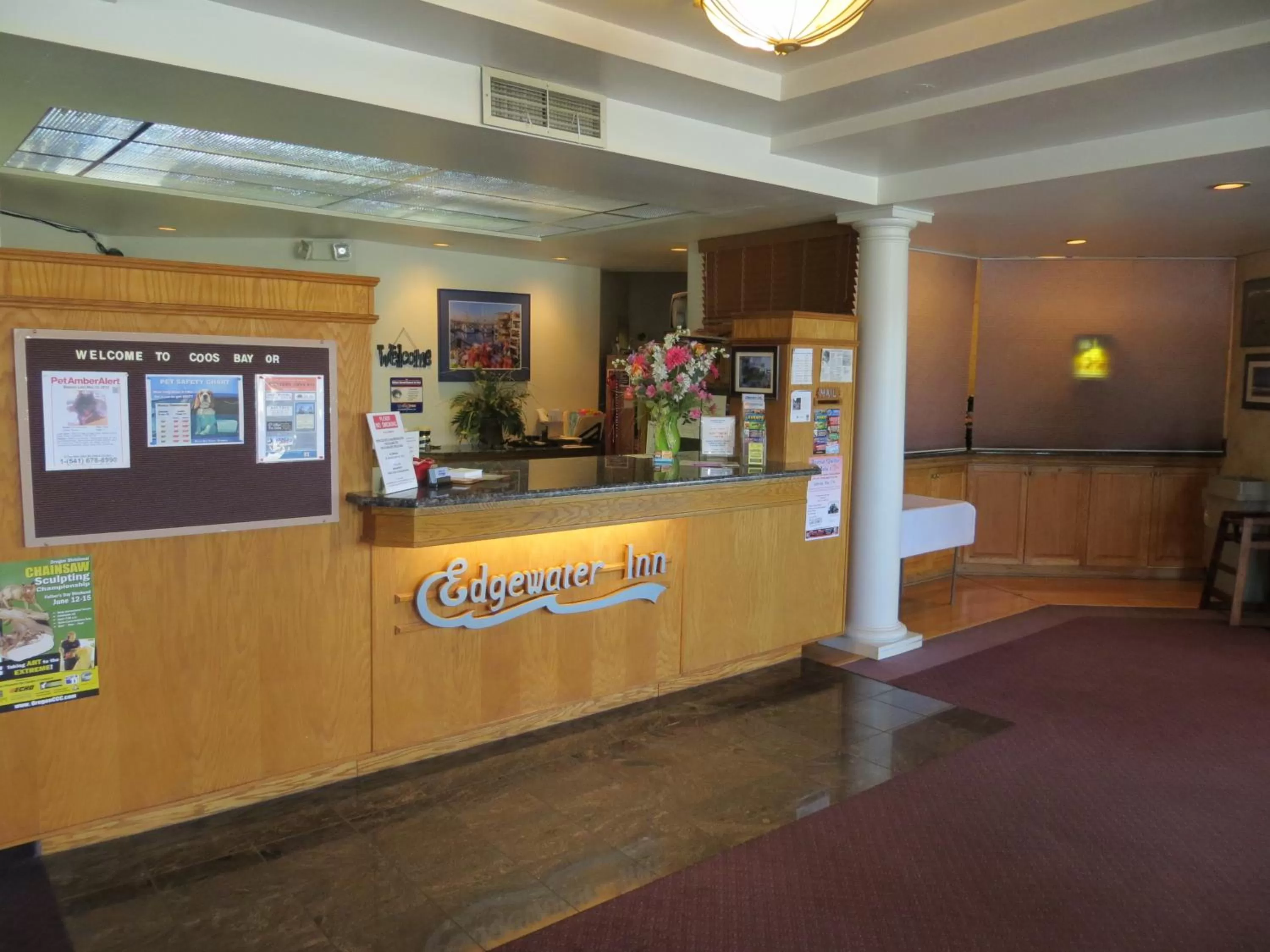 Lobby or reception in Edgewater Inn and Suites, an Ascend Collection Hotel