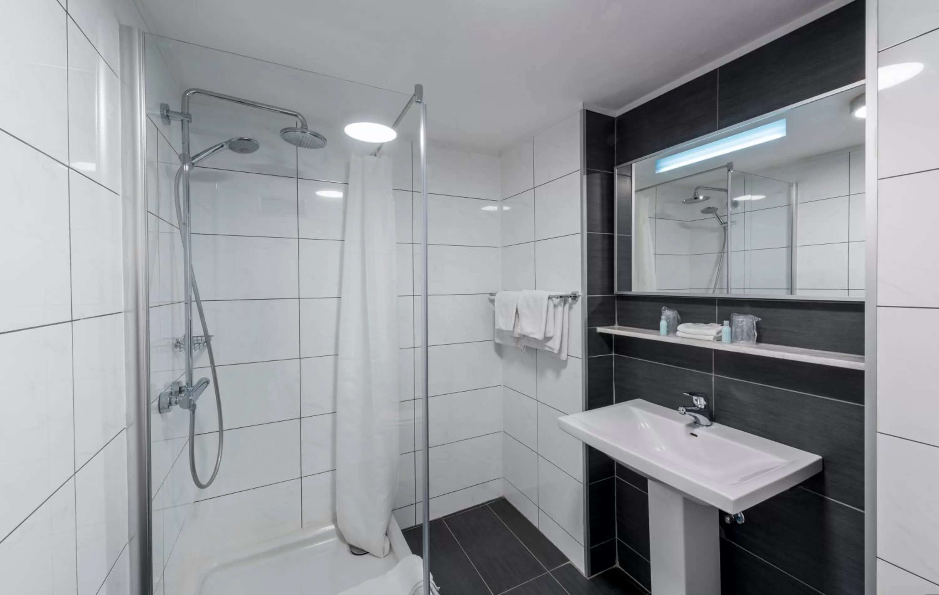 Bathroom in Parkhotel Atlantic