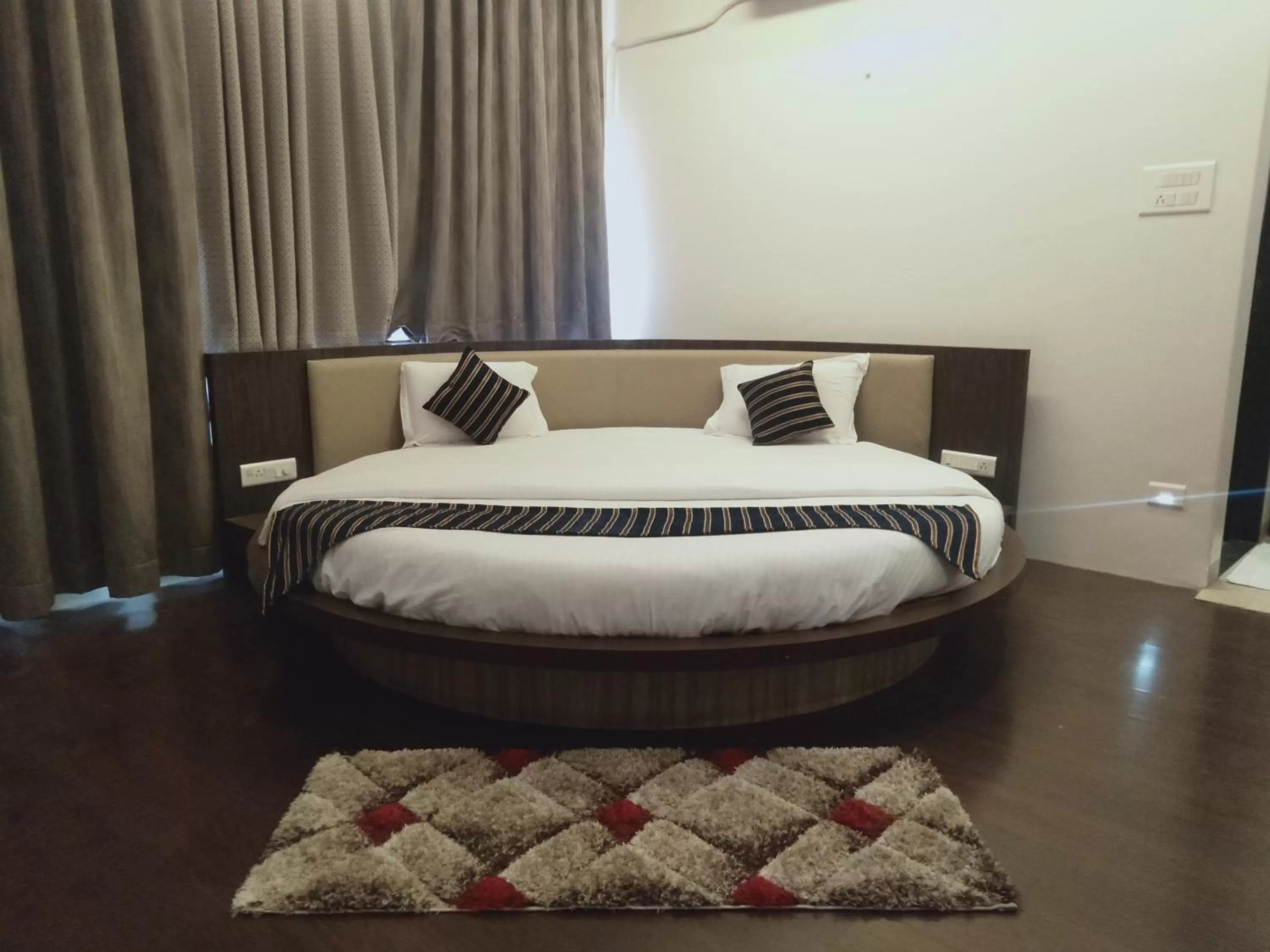 Bed in Hotel Udayanraje Palace