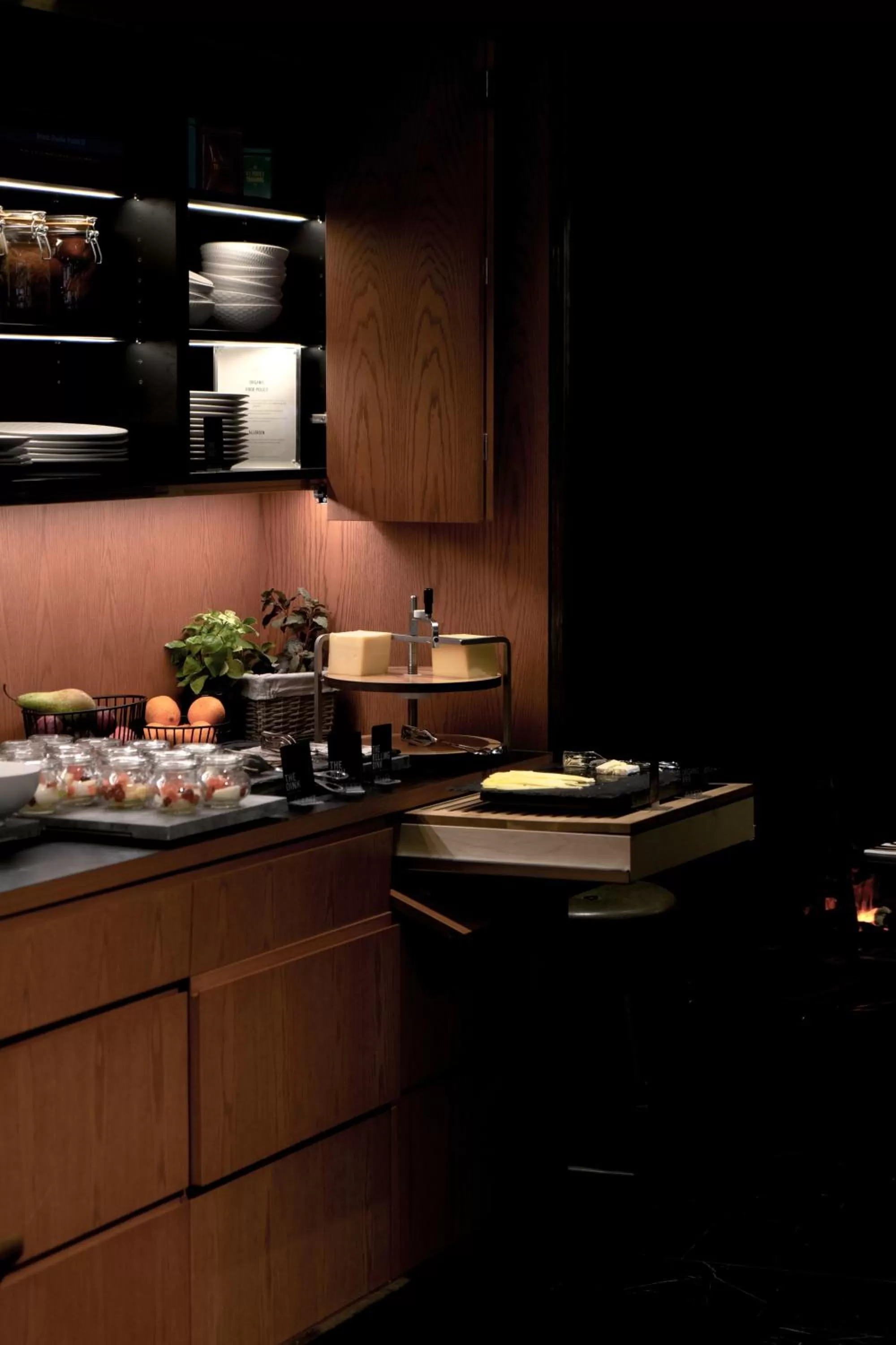 Restaurant/places to eat in Hotel Danmark