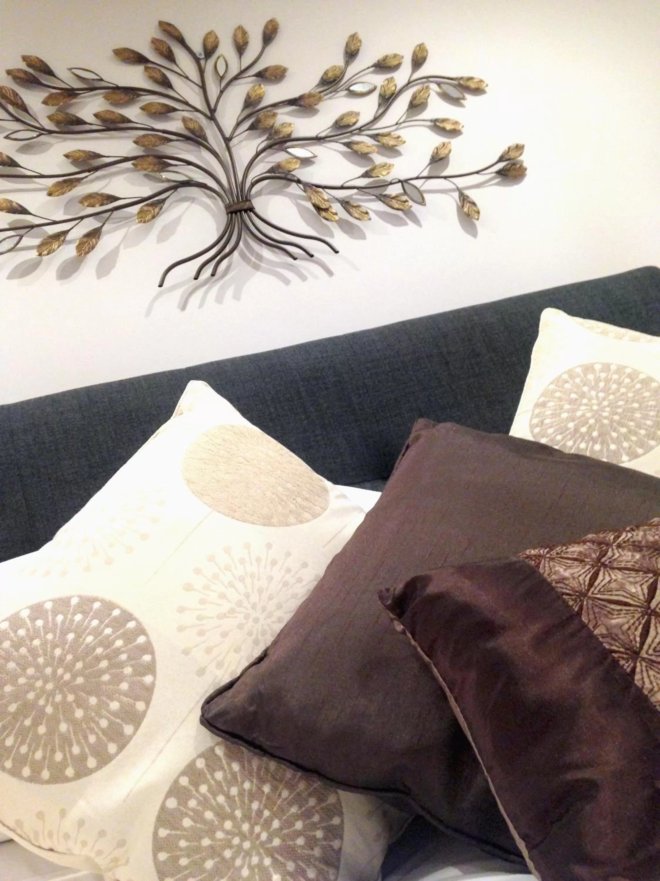 Decorative detail, Bed in The Wheatsheaf