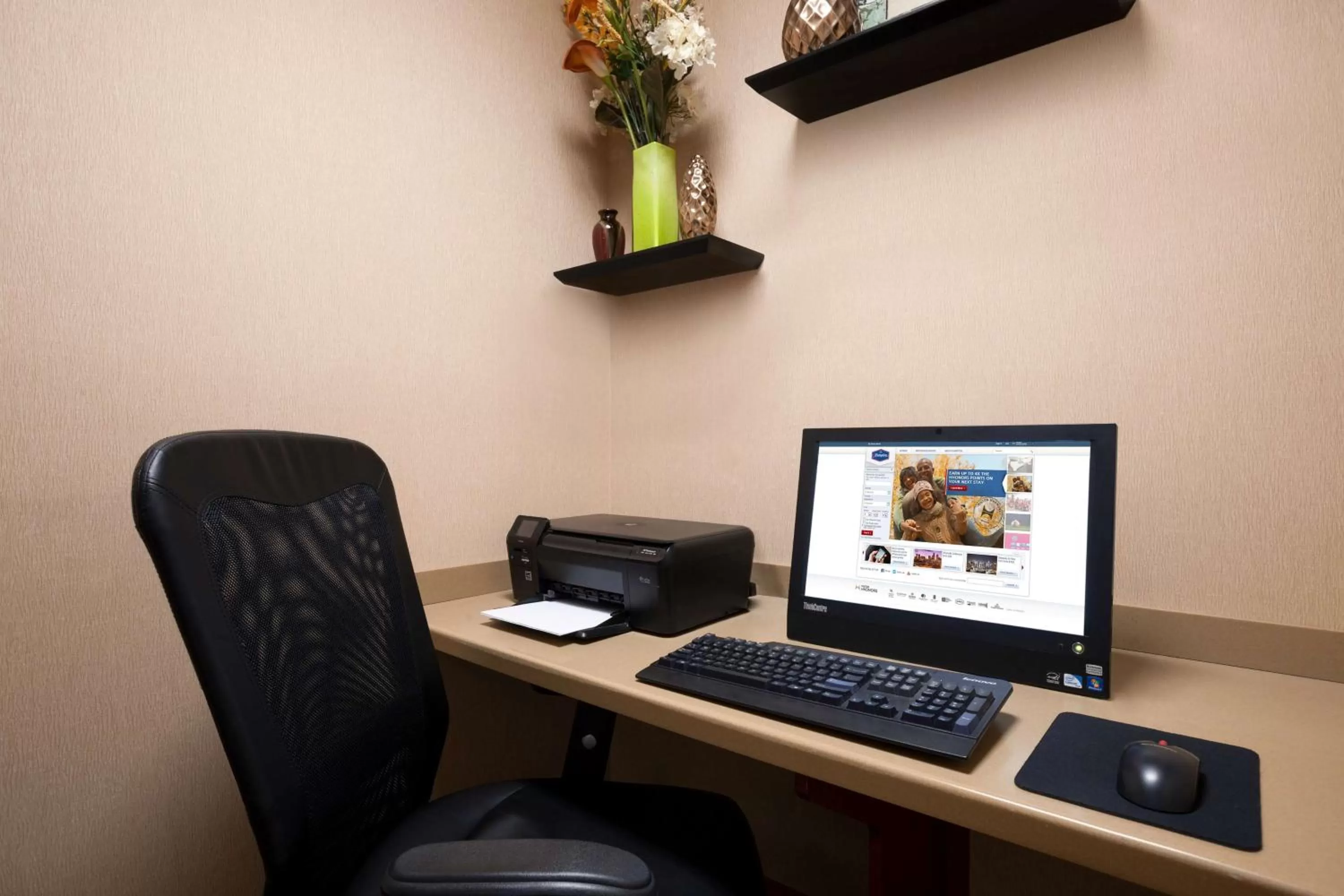 Business facilities in Hampton Inn Geneva