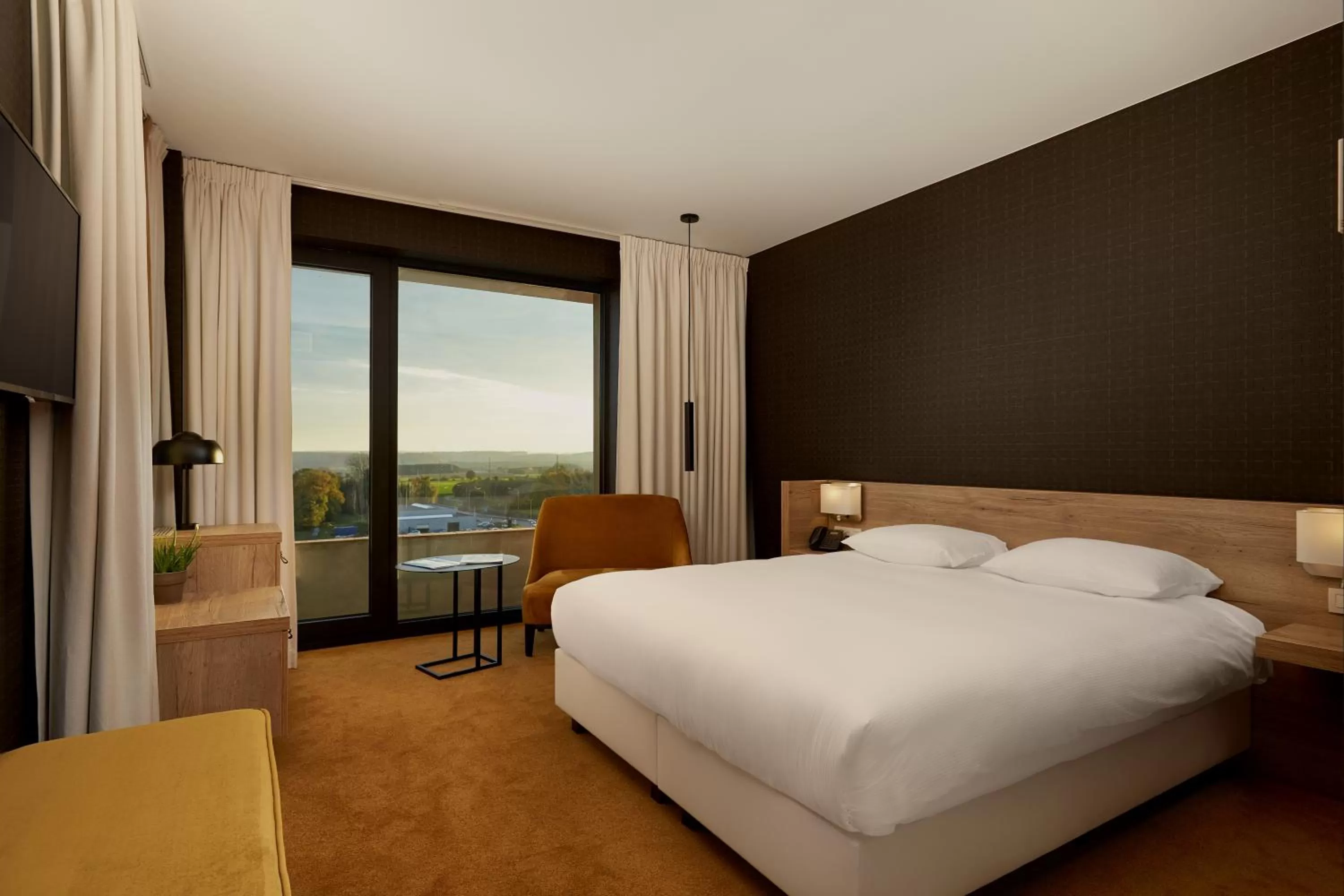 Bedroom, Bed in Van Der Valk Luxembourg Arlon