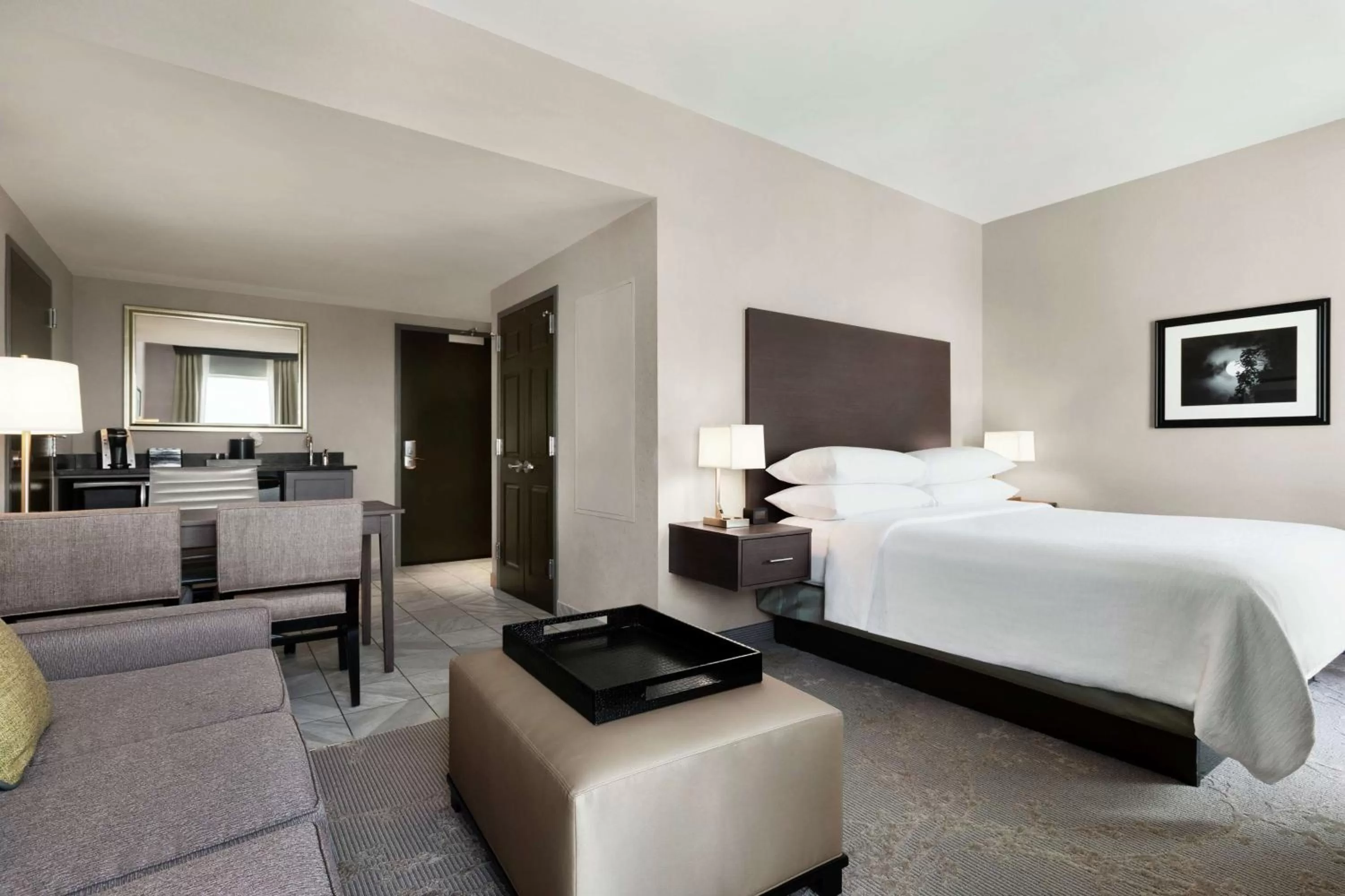 Living room, Bed in Embassy Suites Charlotte/Ayrsley