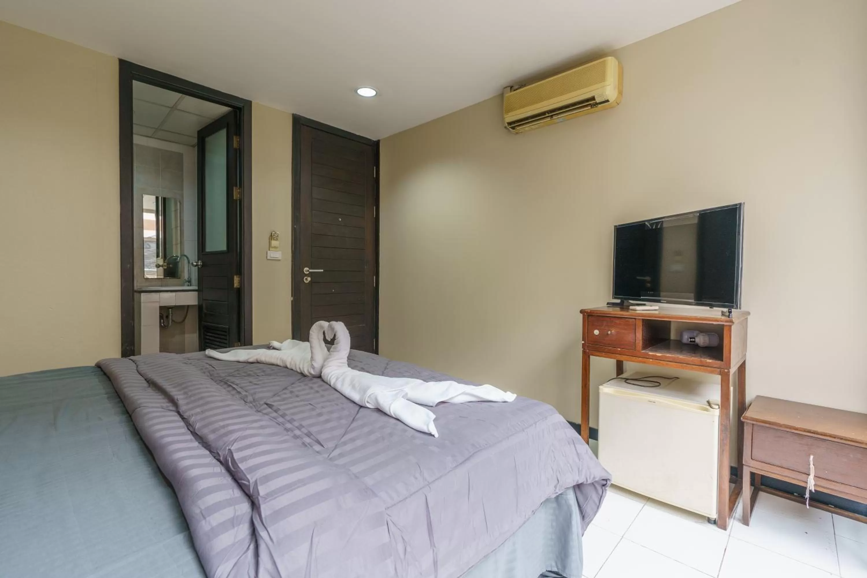 Bed in CheQinn Bed Sukhumvit 4 Nana Plaza