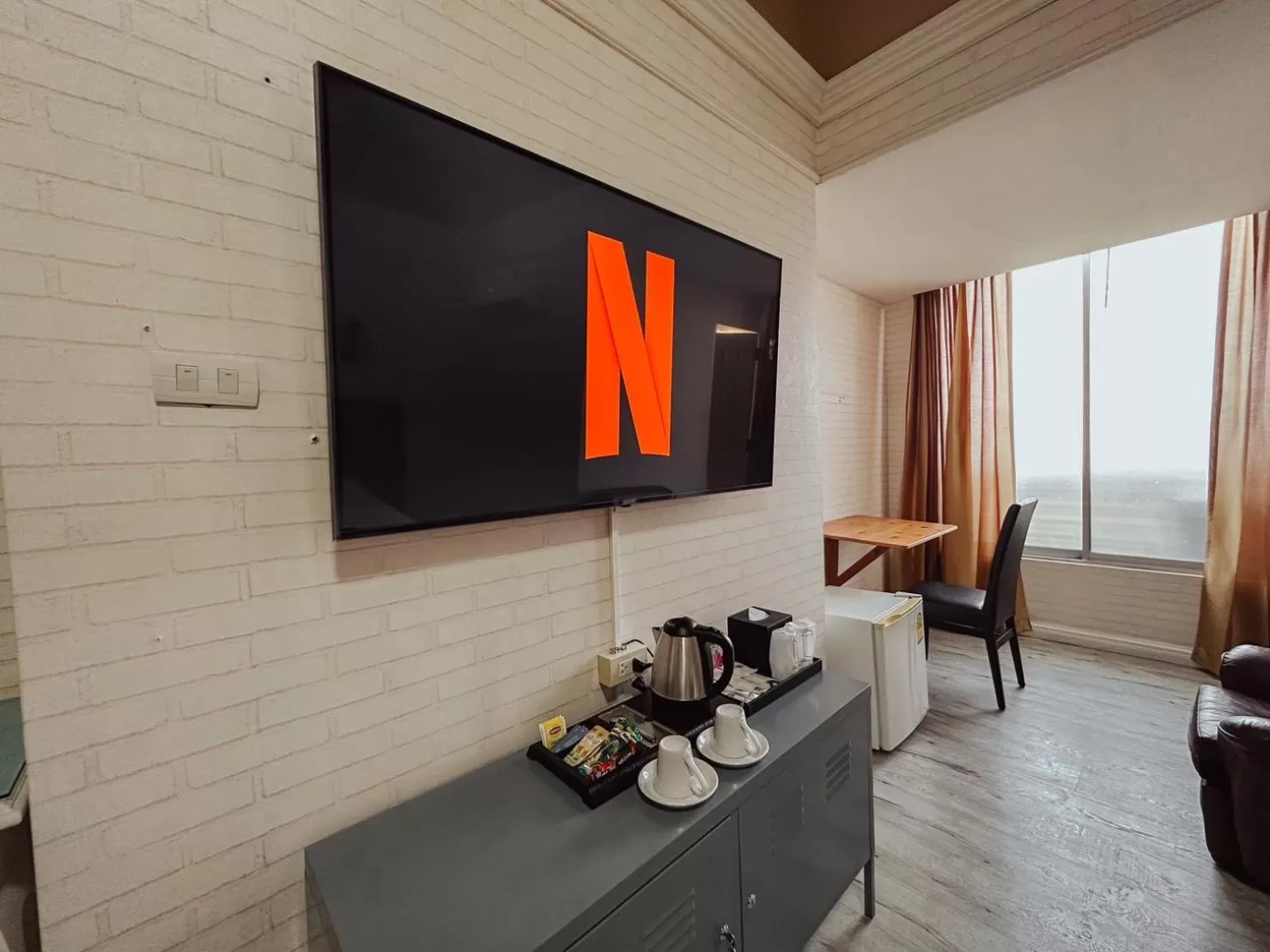 TV and multimedia in Hotel De Khuvieng