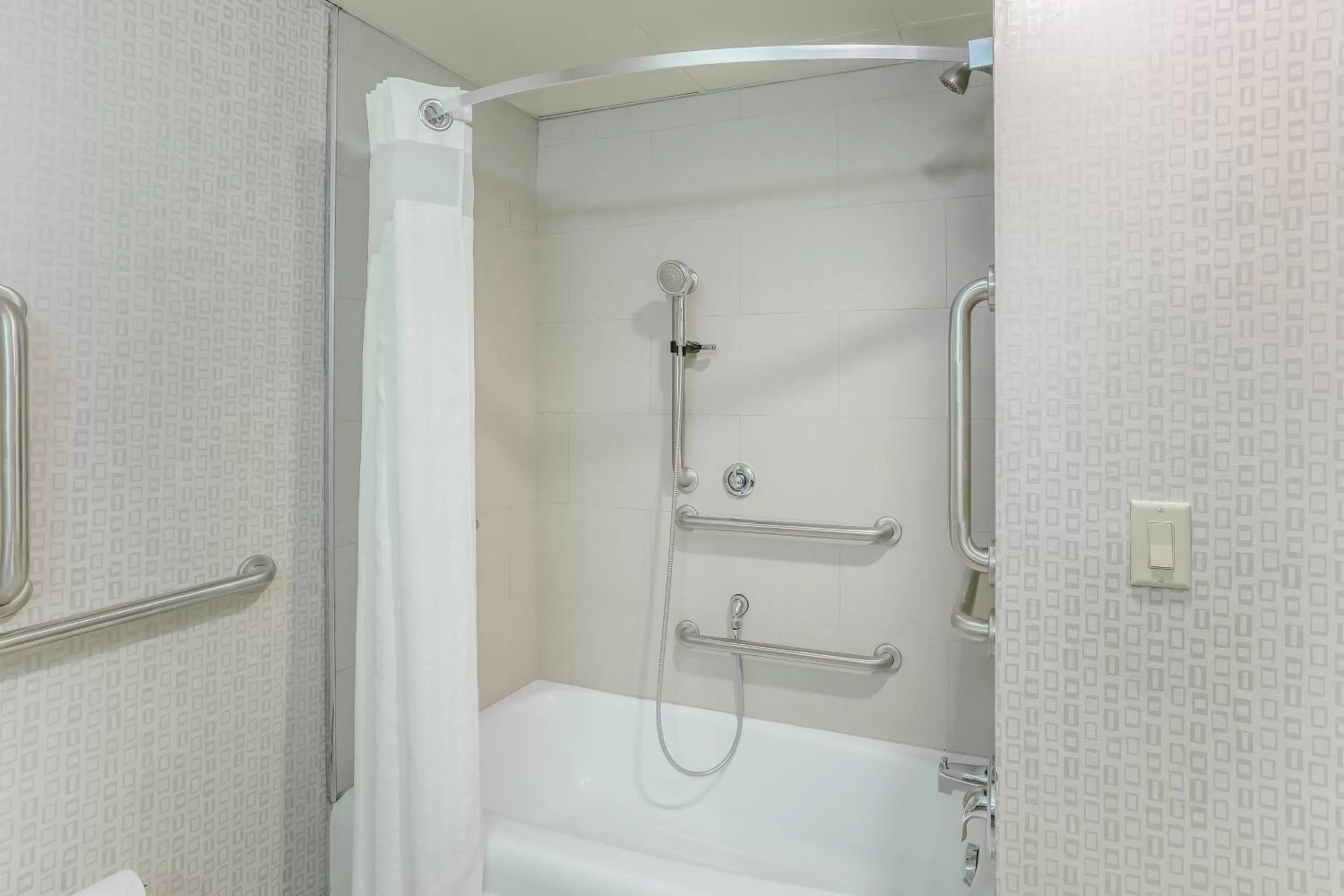 Double or Twin Room - Disability Access in Delamar Traverse City