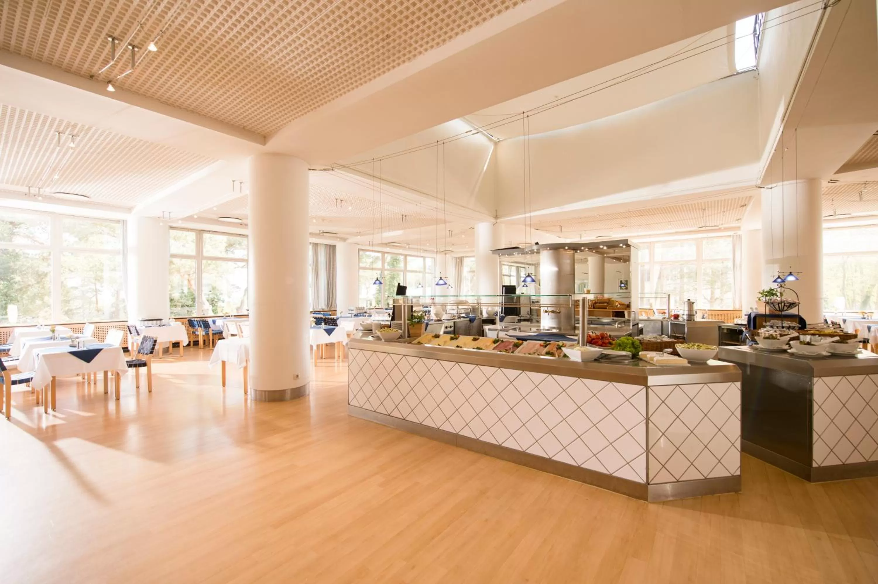 Buffet breakfast in Baltic Zinnowitz - Hotel mit Meerwasserpool und Thermalbad