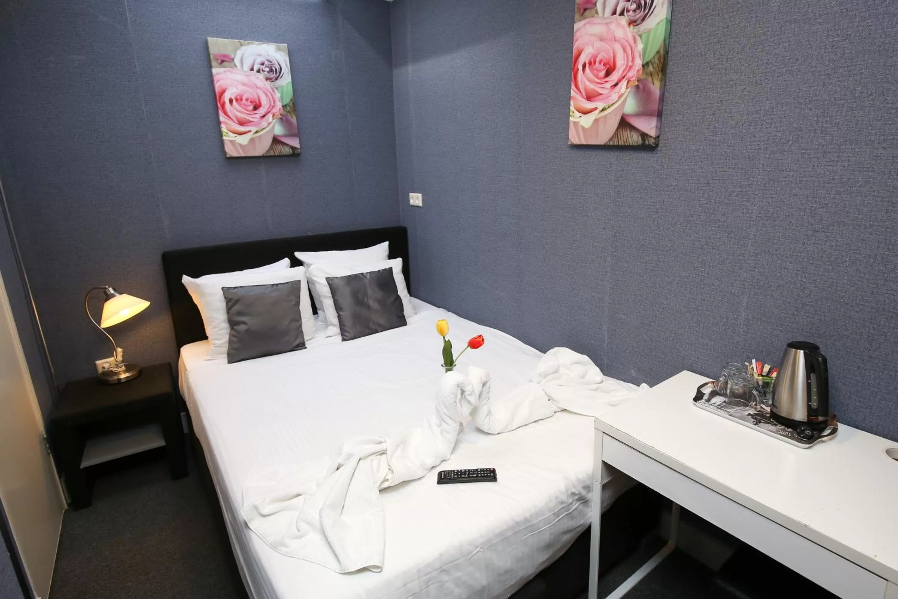 Bed in Hotel Flipper Amsterdam