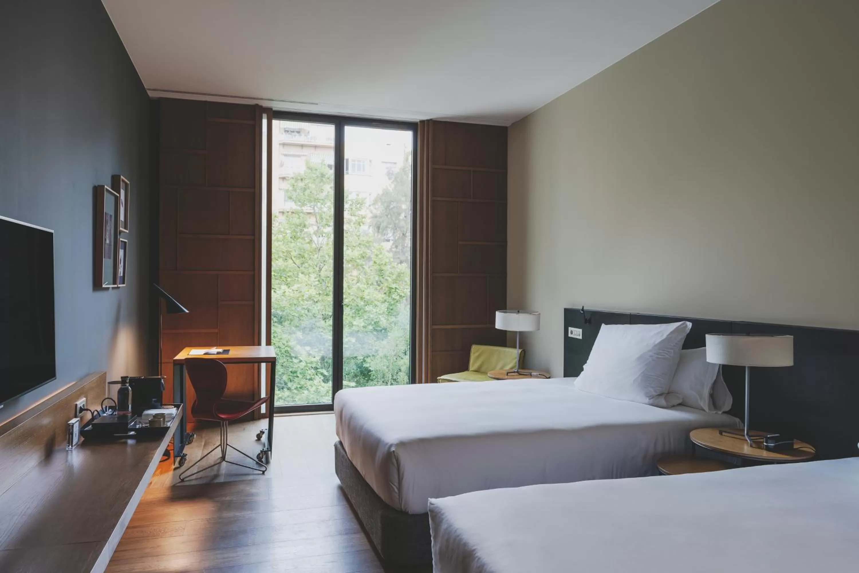 Photo of the whole room, Bed in Alma Barcelona GL