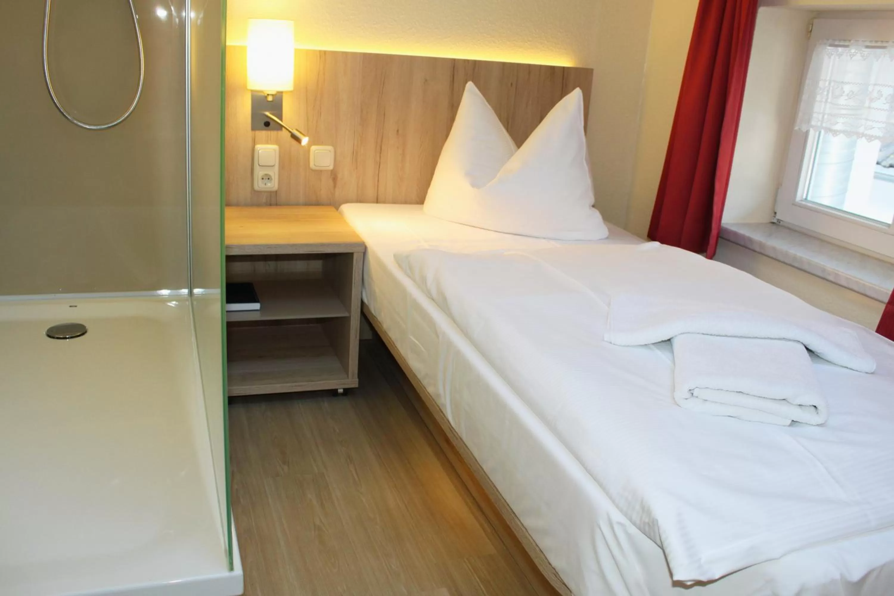 Photo of the whole room, Bed in Hotel Villa Elisabeth