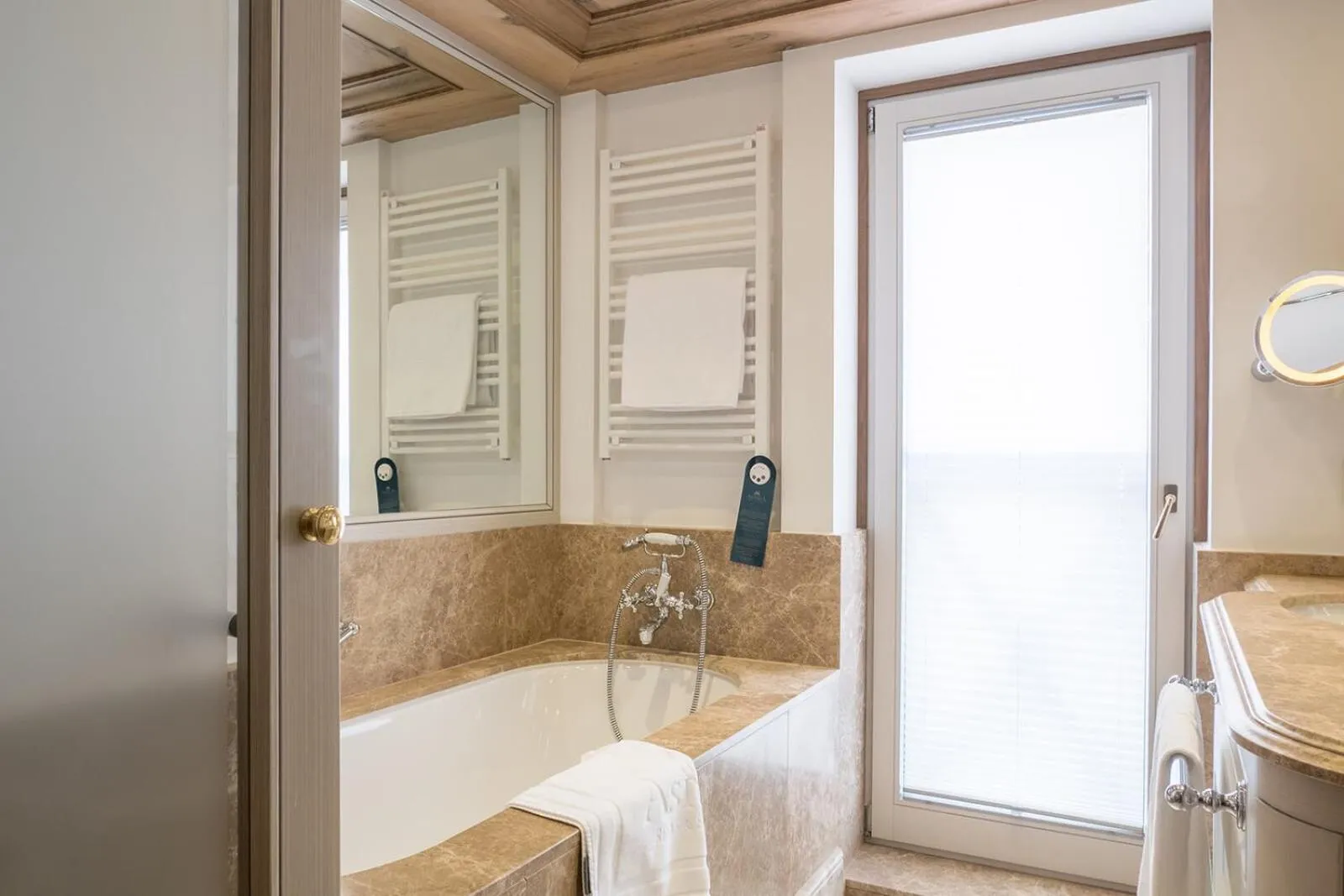 Shower, Bathroom in Astoria Resort