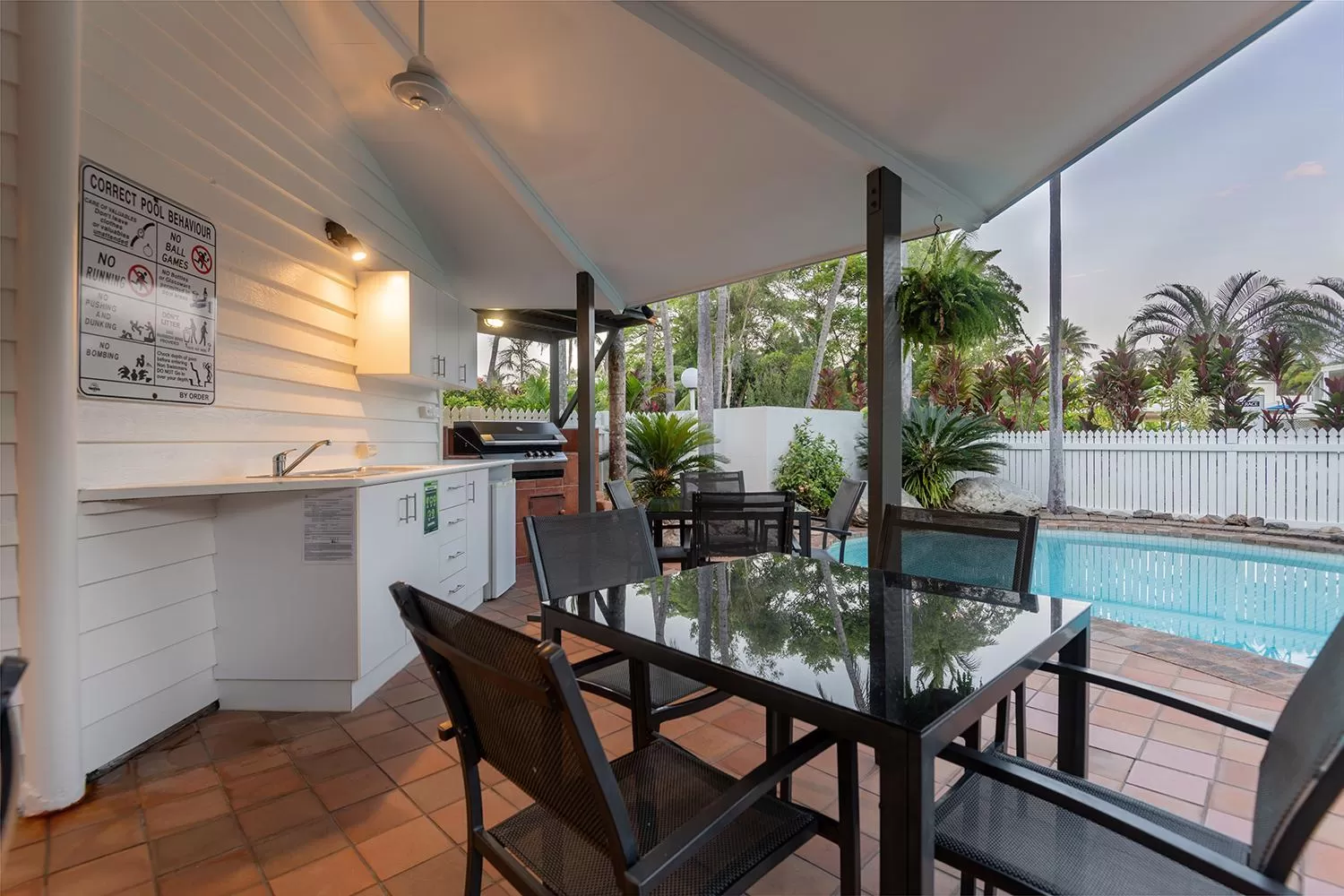 BBQ facilities in Garrick House