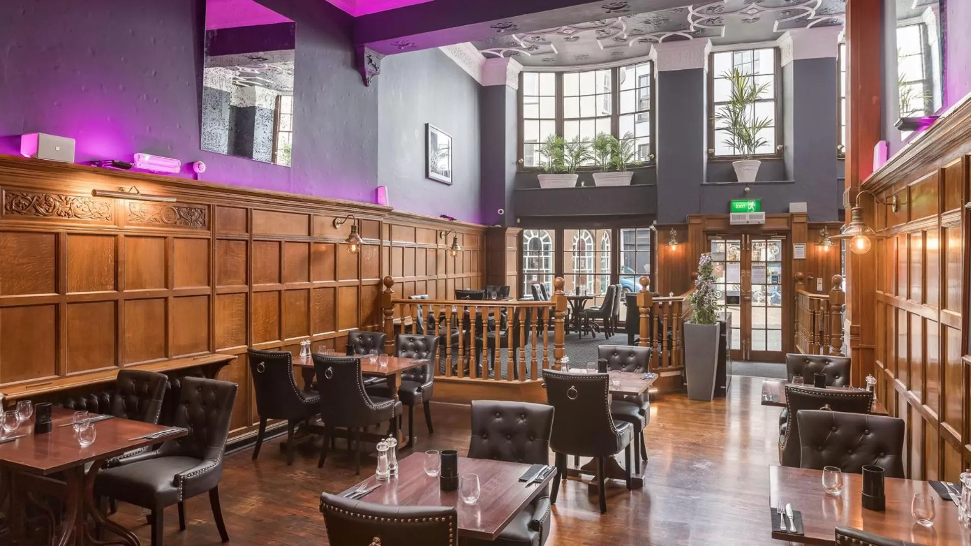 Restaurant/places to eat in The Royal & Fortescue Hotel