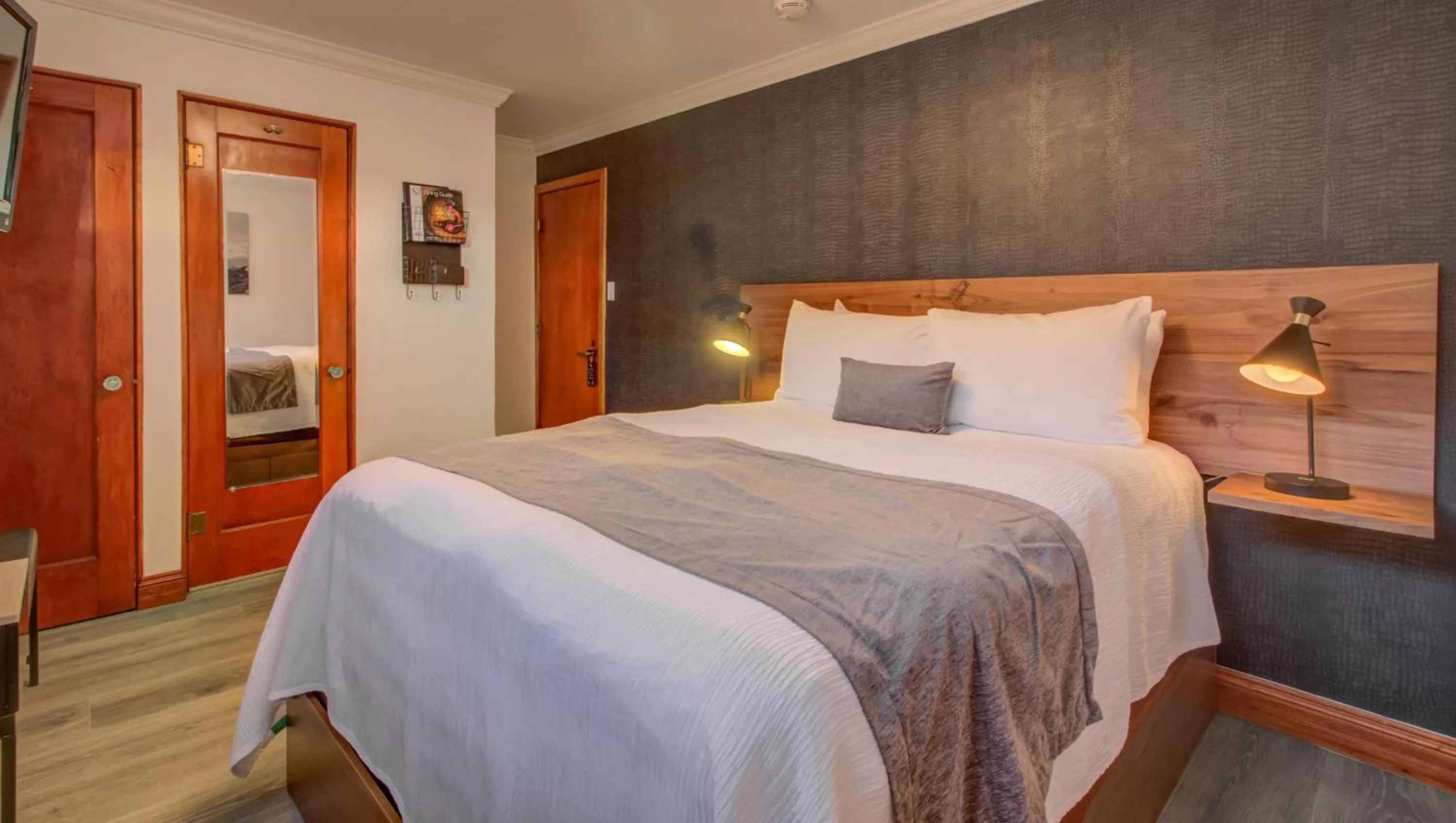 Bedroom, Bed in The Bristol Hotel