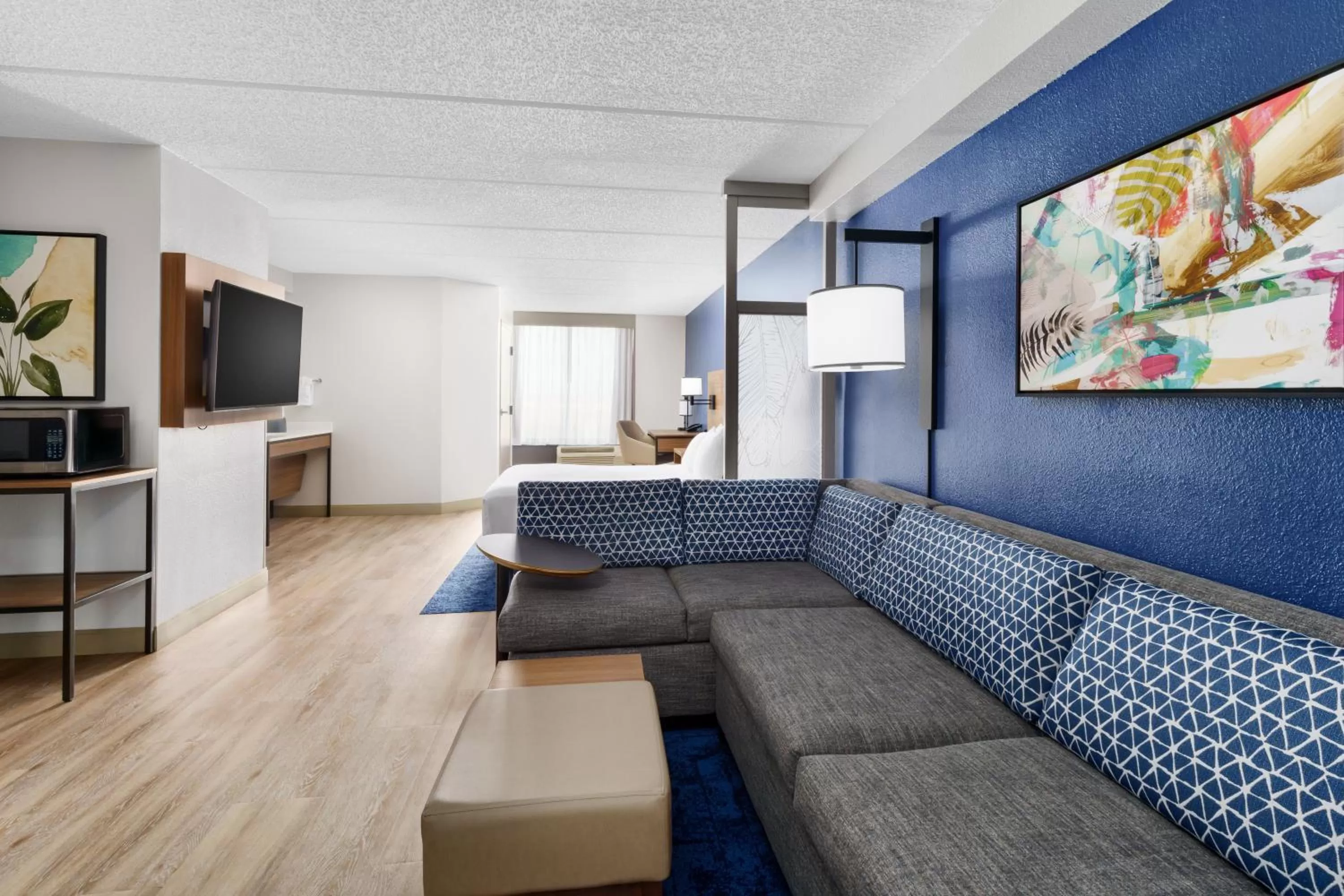 Bed in Hyatt Place across from Universal Orlando Resort