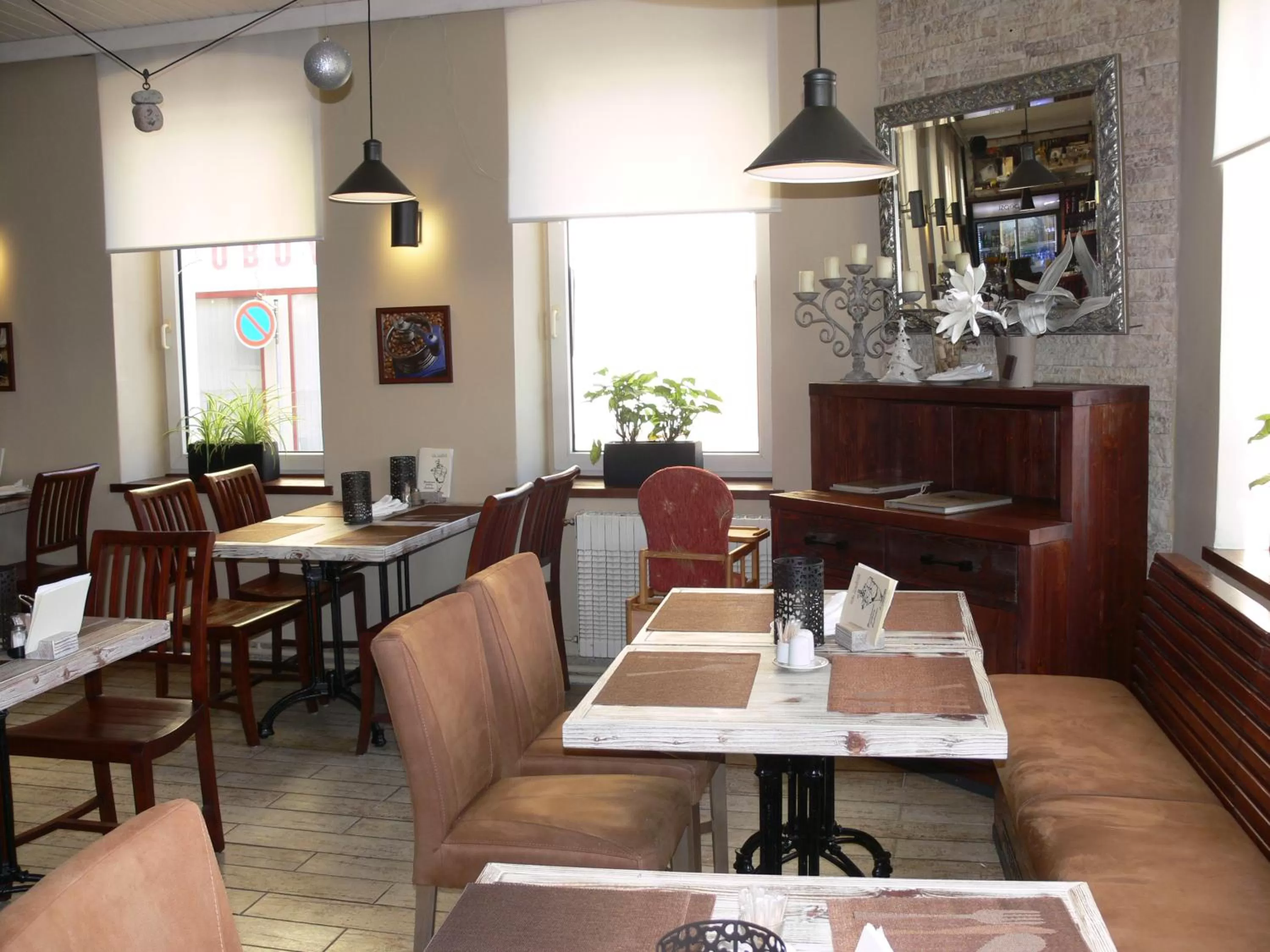 Restaurant/places to eat in Hotel Na Baste