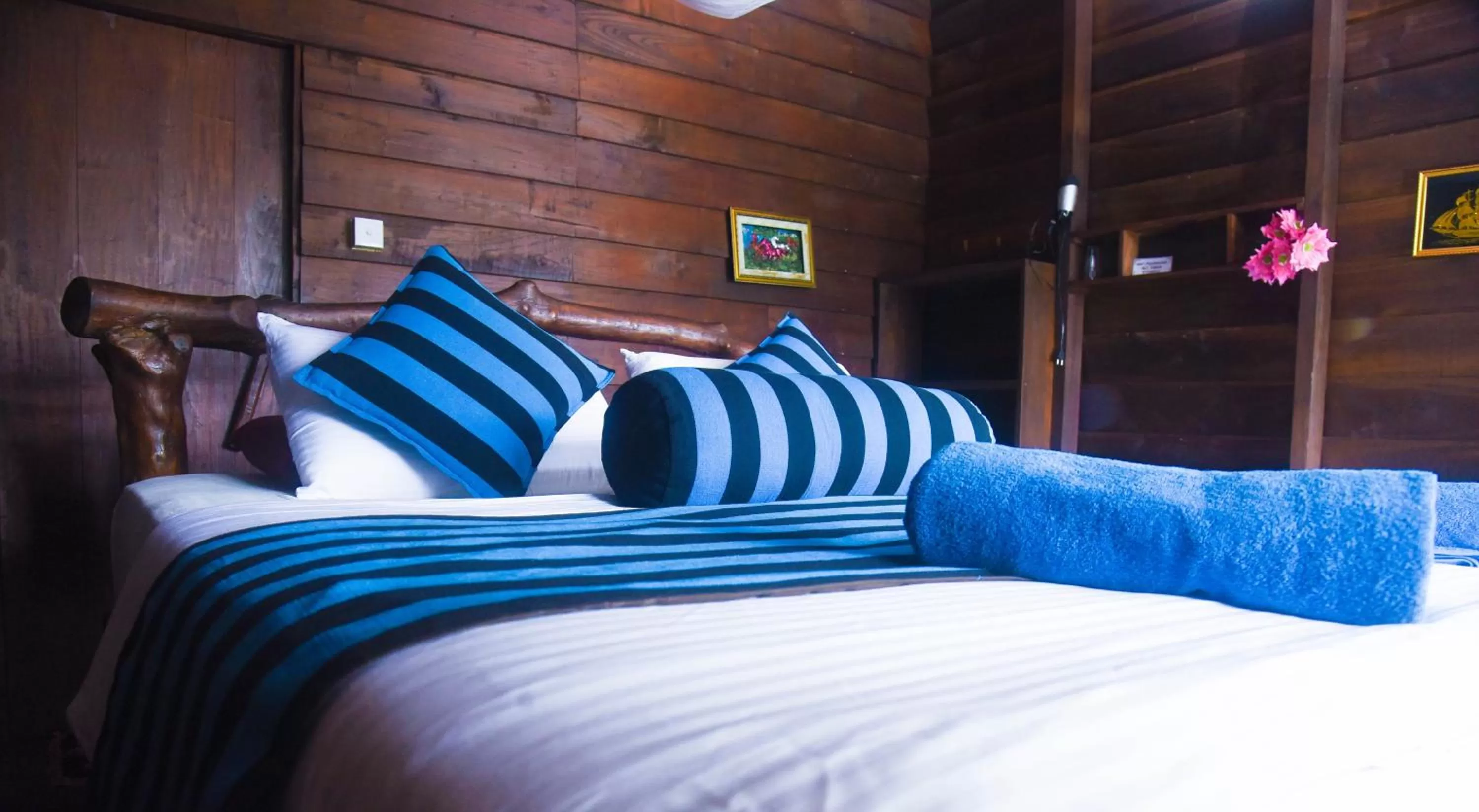 Bed in Madushanka Resort