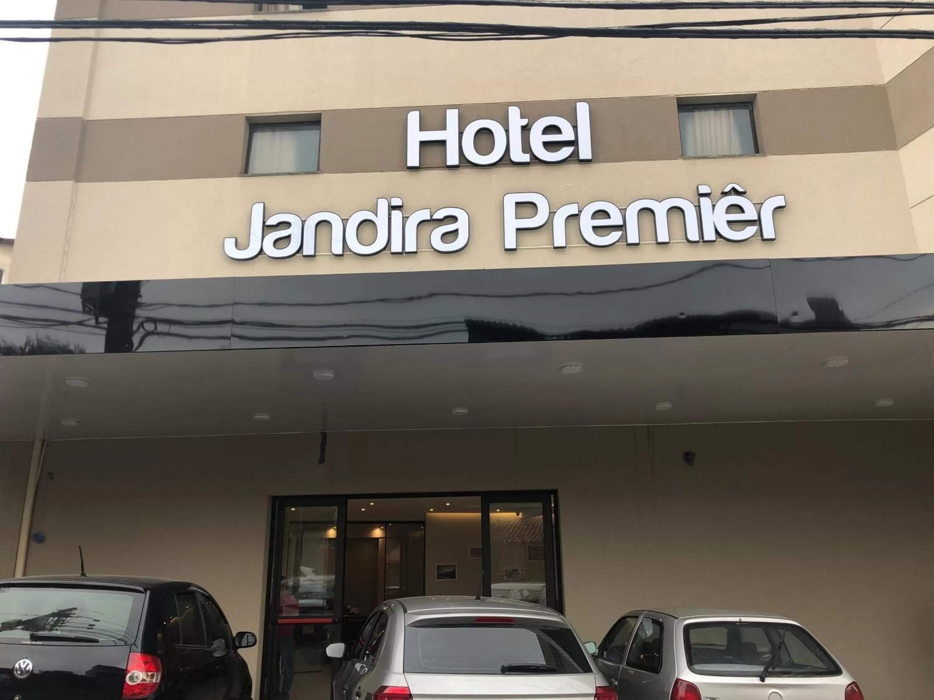 Facade/entrance in Jandira Premiêr Hotel